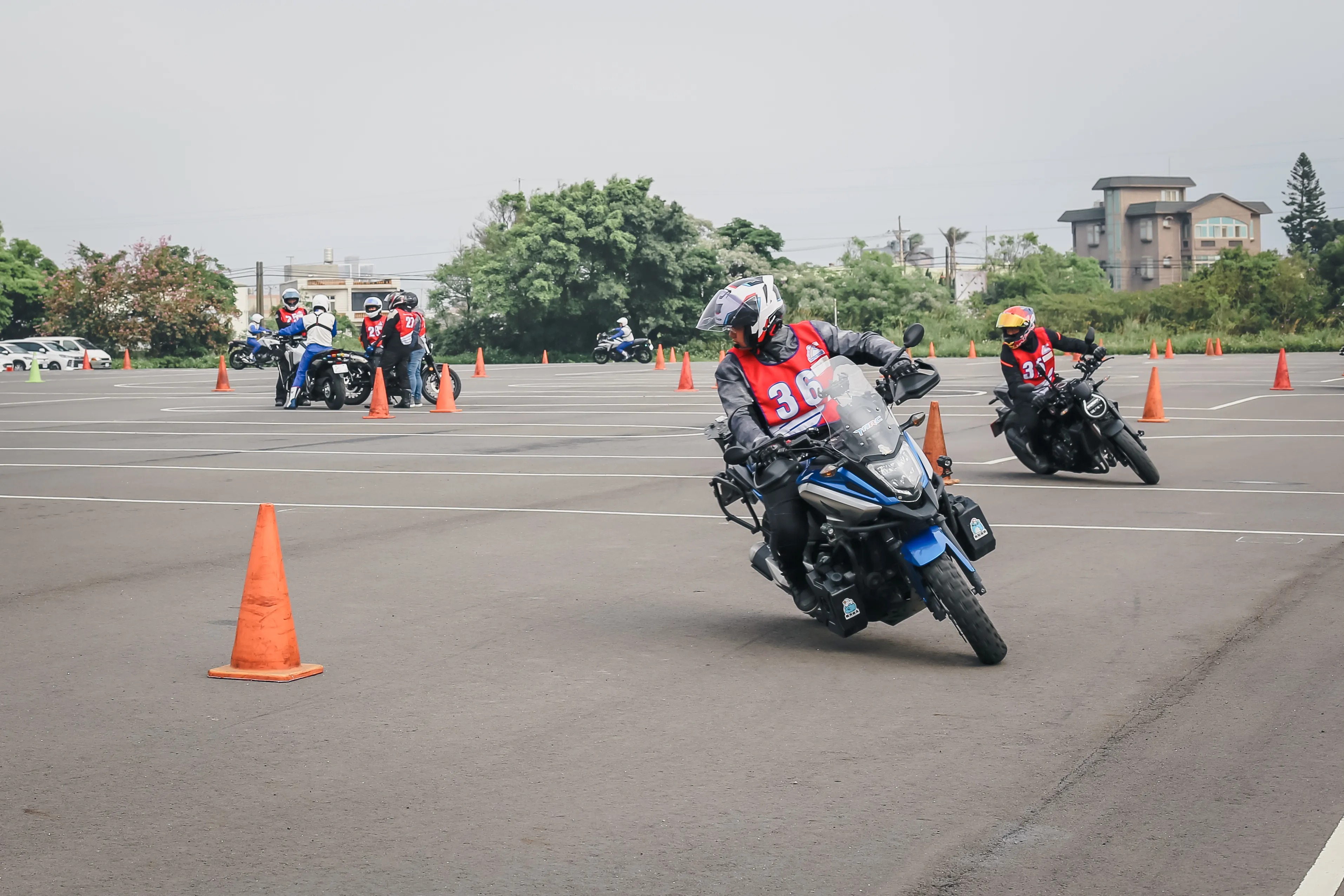 騎久了車才開始學騎車- HONDA HMS 騎乘技能檢定 &amp; NC750X5880|小老婆汽機車資訊網
