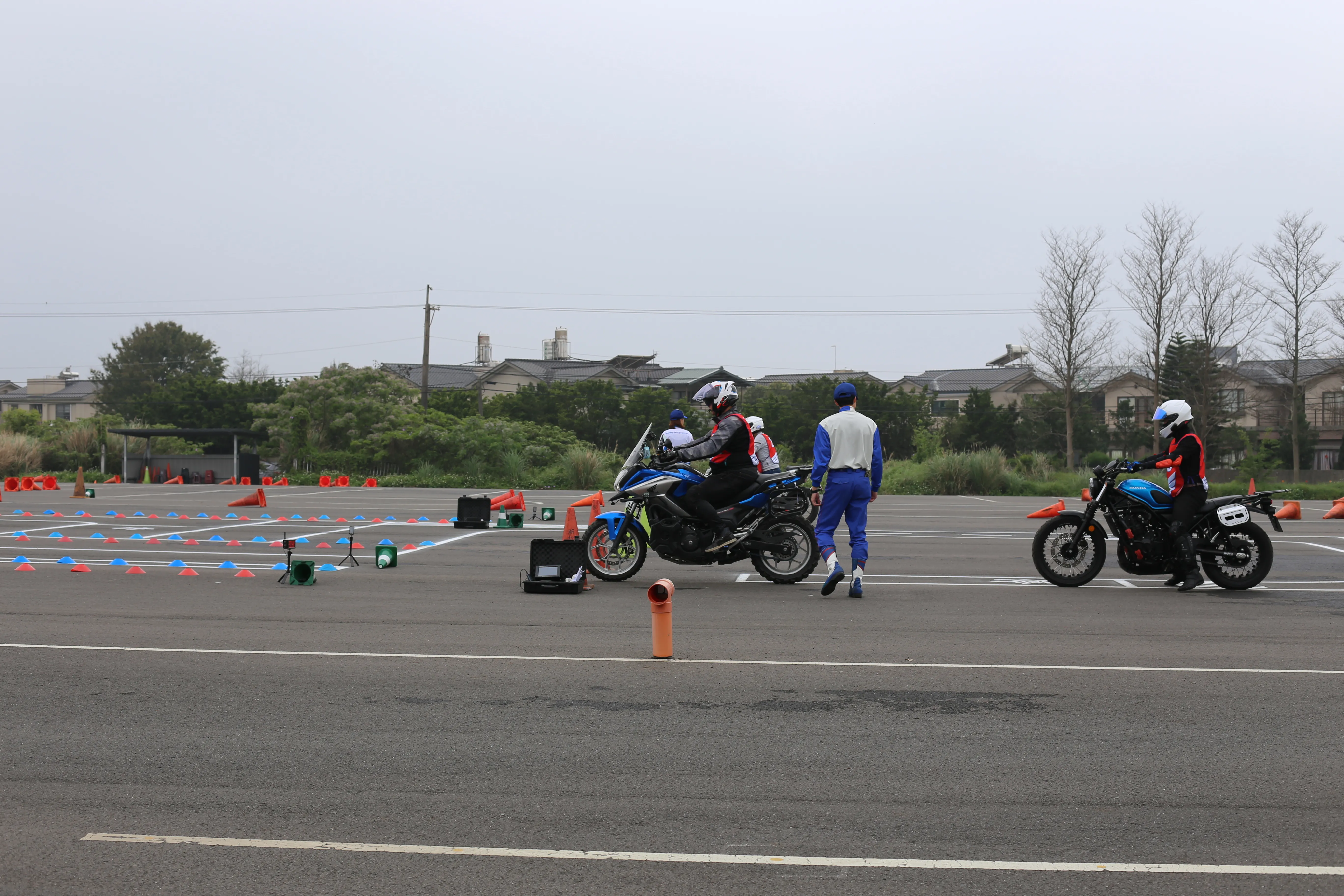 騎久了車才開始學騎車- HONDA HMS 騎乘技能檢定 &amp; NC750X5666|小老婆汽機車資訊網