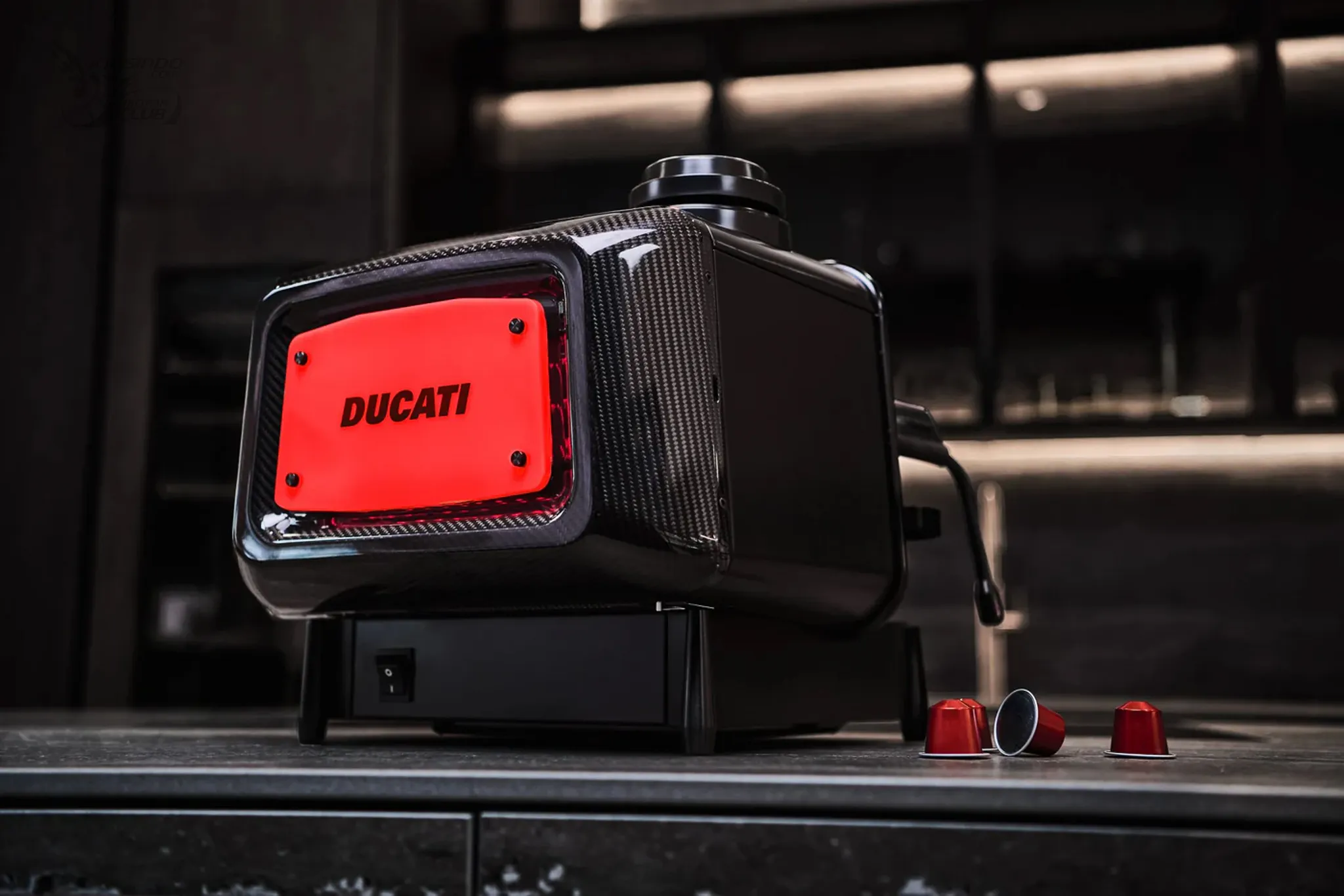 Ducati 慶祝百週年！限量 1926 台碳纖維材質膠囊咖啡機9980|小老婆汽機車資訊網