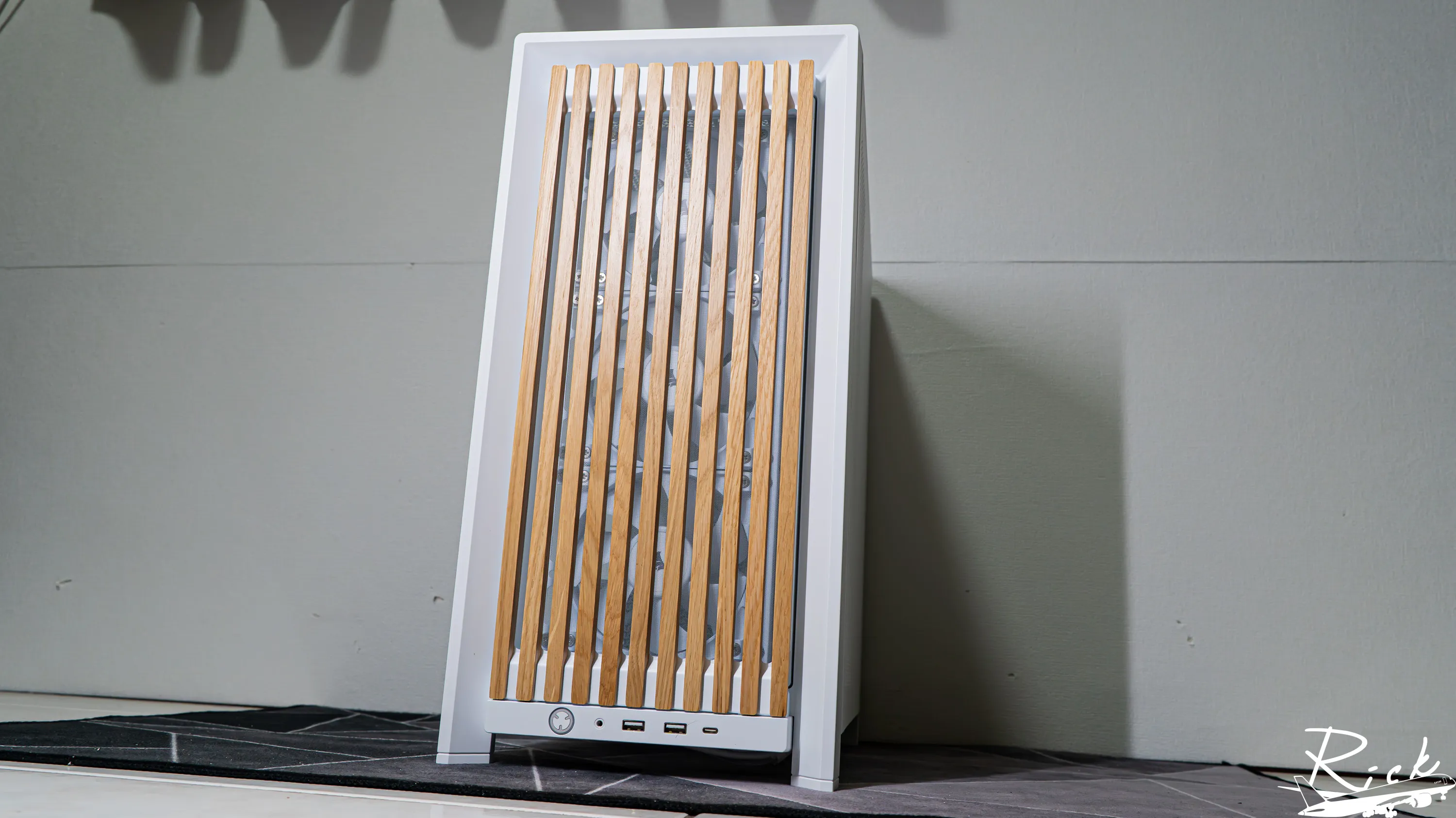 【開箱】木紋靜謐氣息 | CORSAIR FRAME 4000D WOOD RS WHITE8005|小老婆汽機車資訊網
