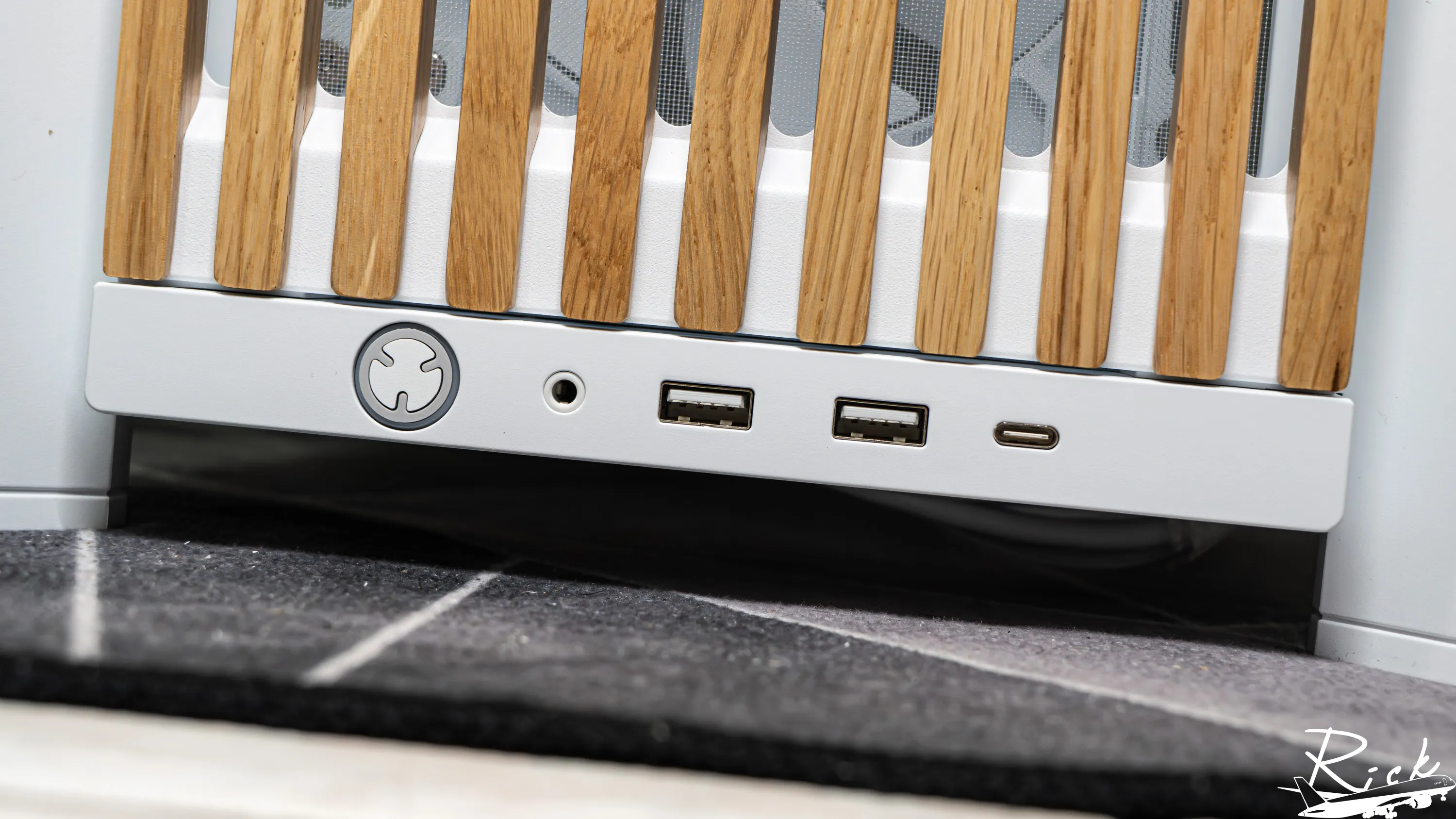 【開箱】木紋靜謐氣息 | CORSAIR FRAME 4000D WOOD RS WHITE7705|小老婆汽機車資訊網