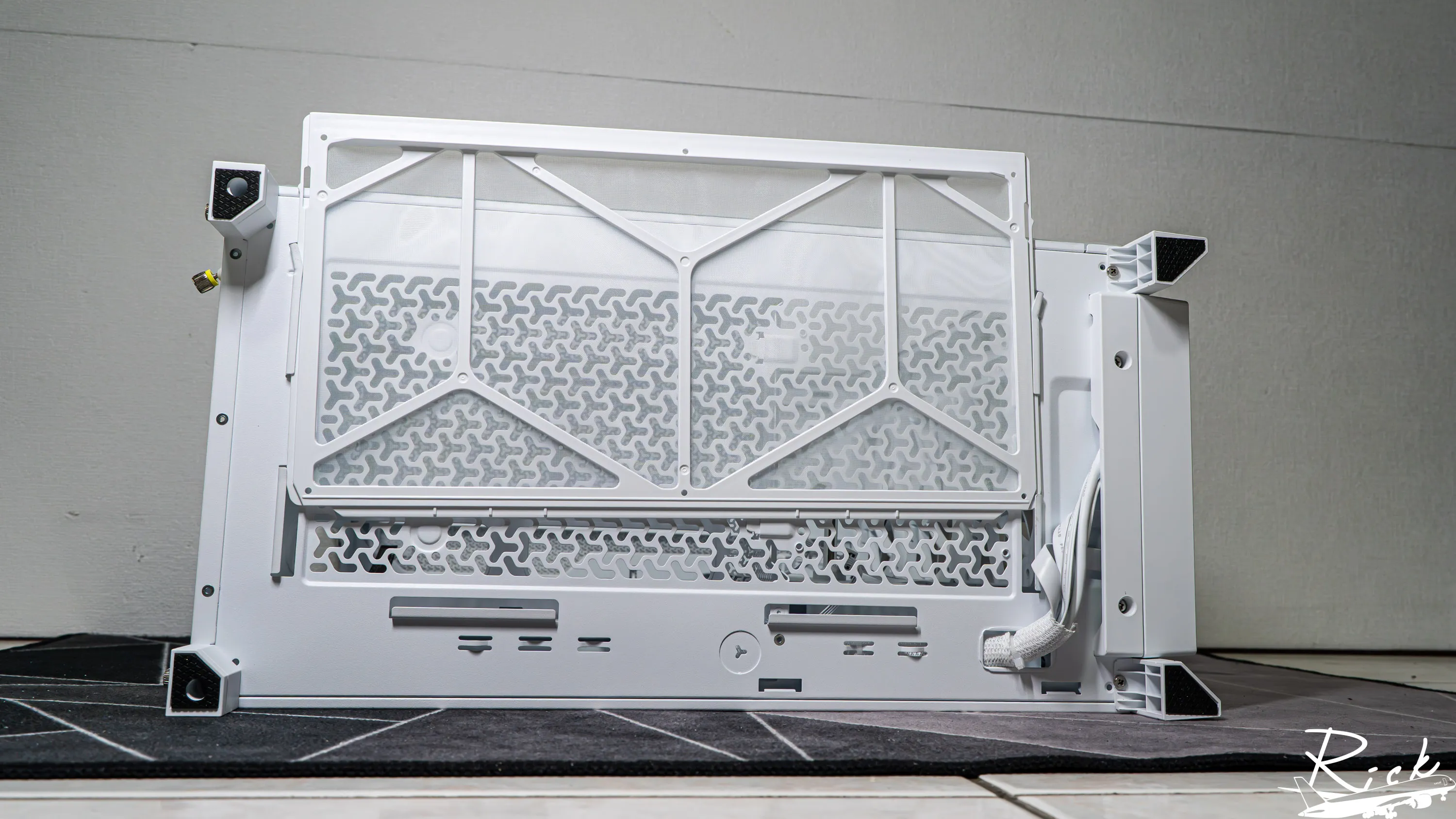 【開箱】木紋靜謐氣息 | CORSAIR FRAME 4000D WOOD RS WHITE9107|小老婆汽機車資訊網