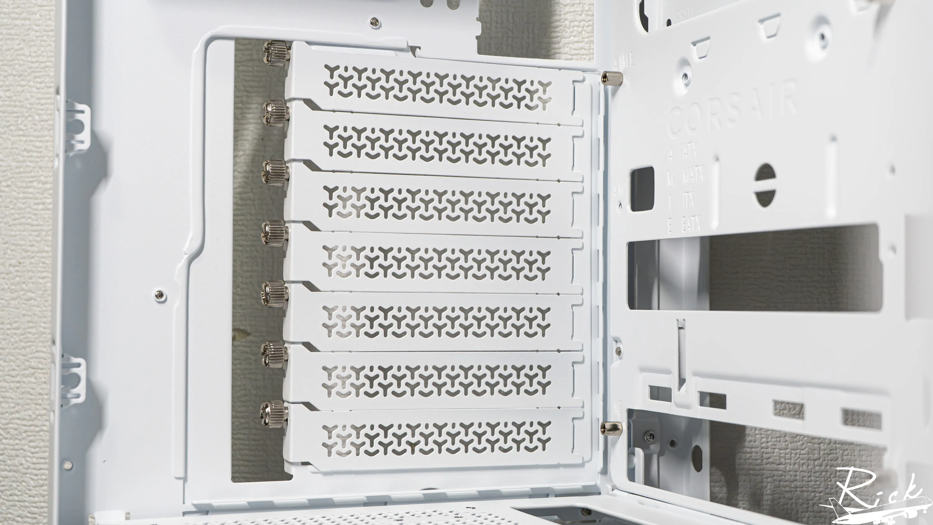 【開箱】木紋靜謐氣息 | CORSAIR FRAME 4000D WOOD RS WHITE556|小老婆汽機車資訊網
