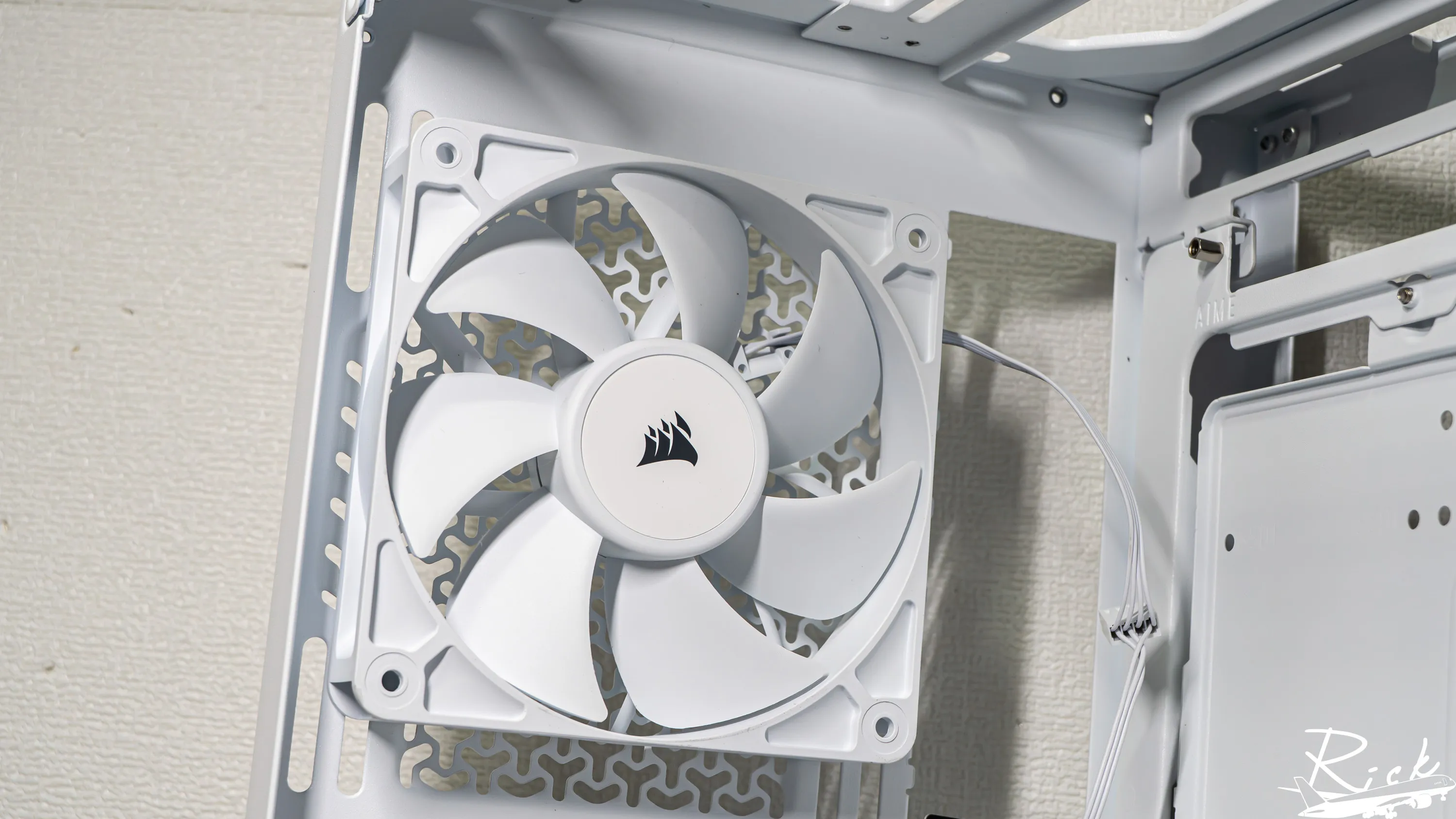 【開箱】木紋靜謐氣息 | CORSAIR FRAME 4000D WOOD RS WHITE6398|小老婆汽機車資訊網