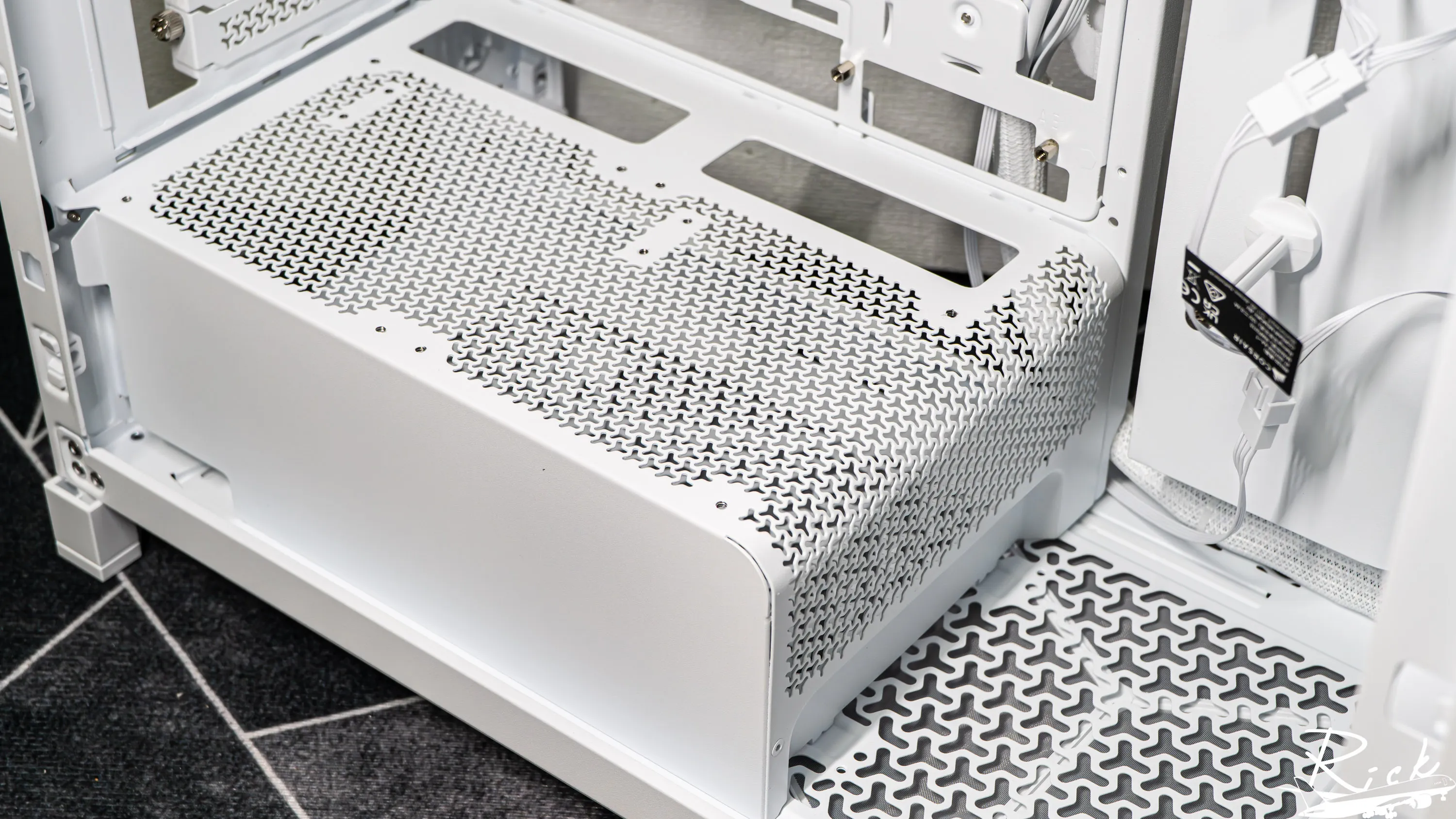 【開箱】木紋靜謐氣息 | CORSAIR FRAME 4000D WOOD RS WHITE2021|小老婆汽機車資訊網