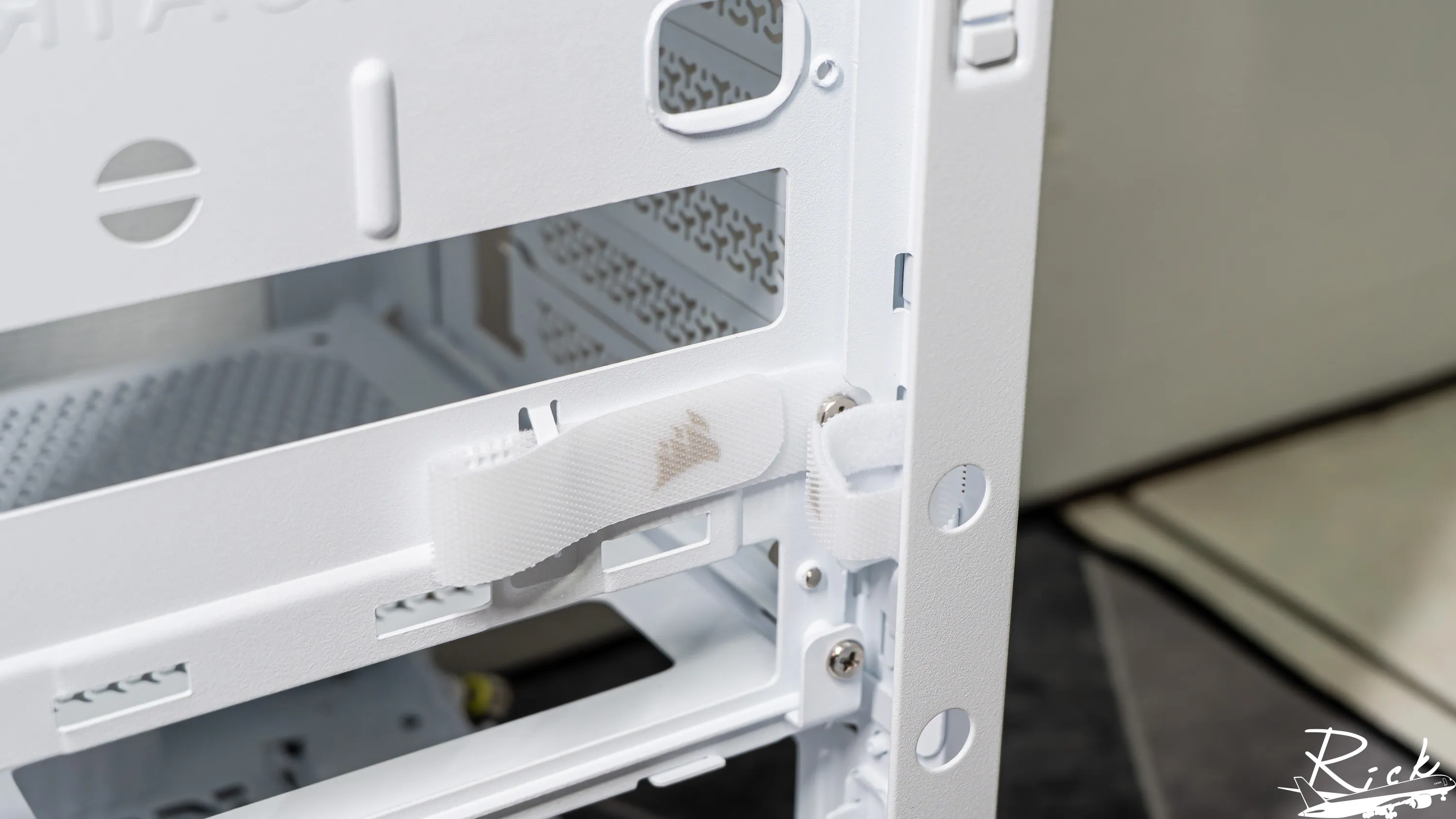 【開箱】木紋靜謐氣息 | CORSAIR FRAME 4000D WOOD RS WHITE5250|小老婆汽機車資訊網