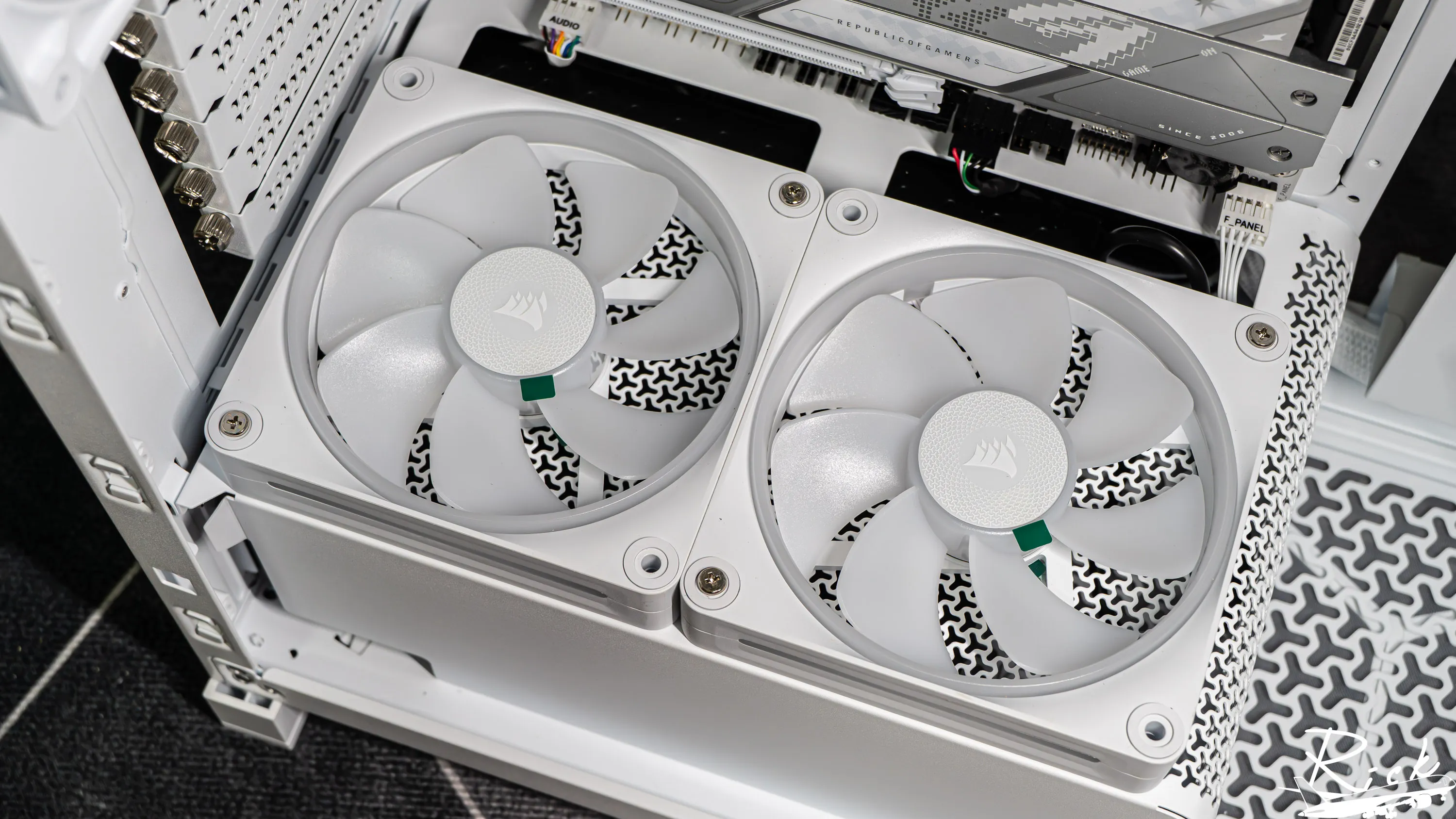 【開箱】木紋靜謐氣息 | CORSAIR FRAME 4000D WOOD RS WHITE4080|小老婆汽機車資訊網