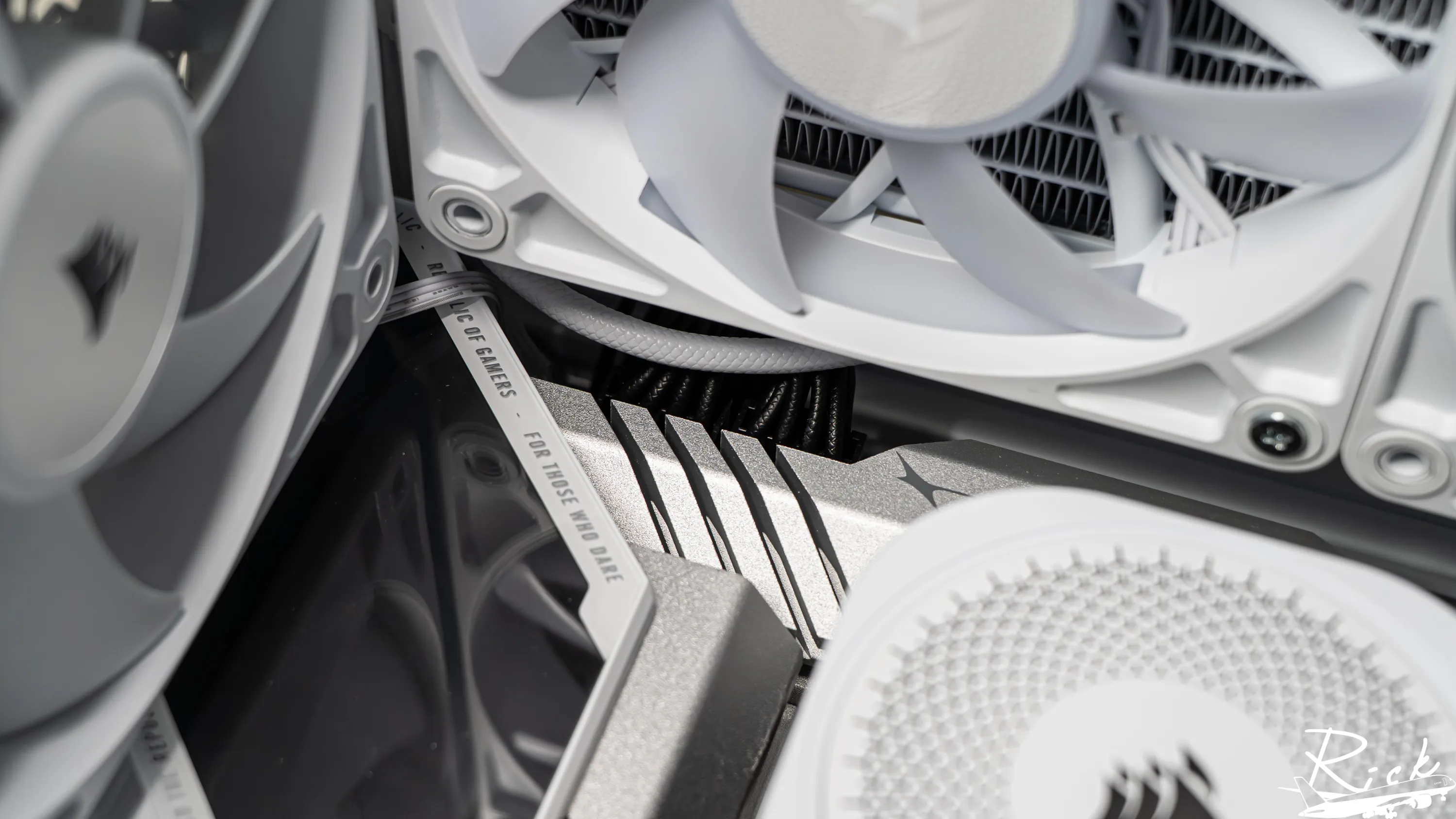 【開箱】木紋靜謐氣息 | CORSAIR FRAME 4000D WOOD RS WHITE9159|小老婆汽機車資訊網