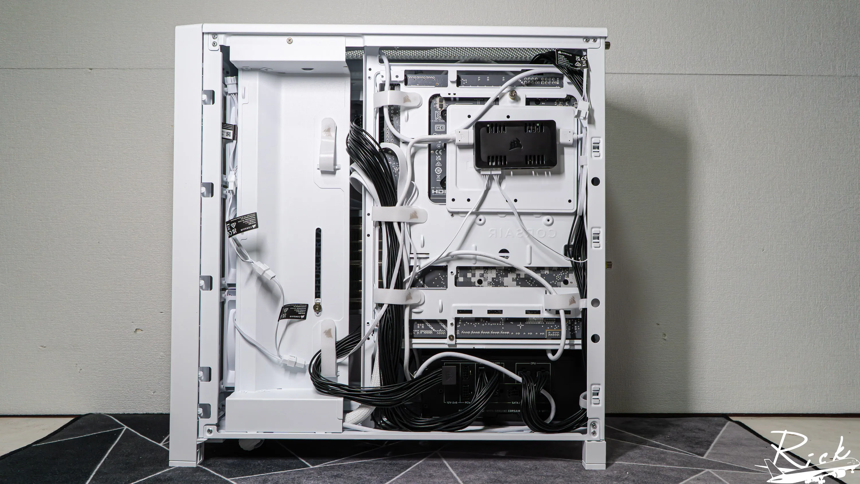 【開箱】木紋靜謐氣息 | CORSAIR FRAME 4000D WOOD RS WHITE2422|小老婆汽機車資訊網