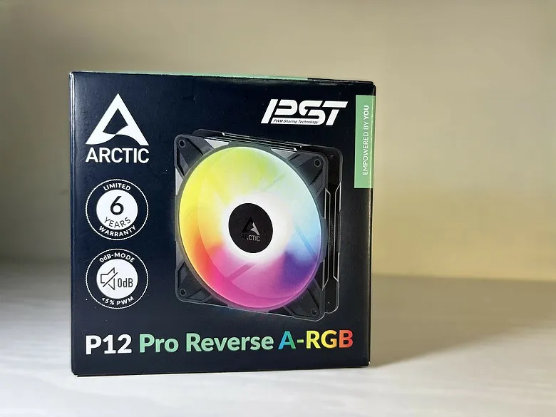 「視覺系玩家必備！」Arctic P12 Pro Reverse A-RGB 反向風扇開箱 ft. MX-72177|小老婆汽機車資訊網