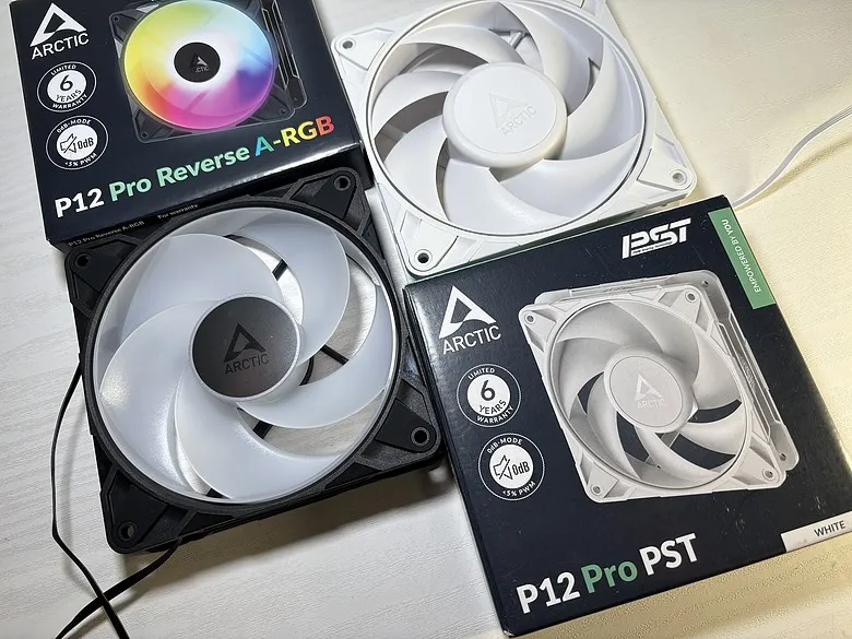 「視覺系玩家必備！」Arctic P12 Pro Reverse A-RGB 反向風扇開箱 ft. MX-75105|小老婆汽機車資訊網