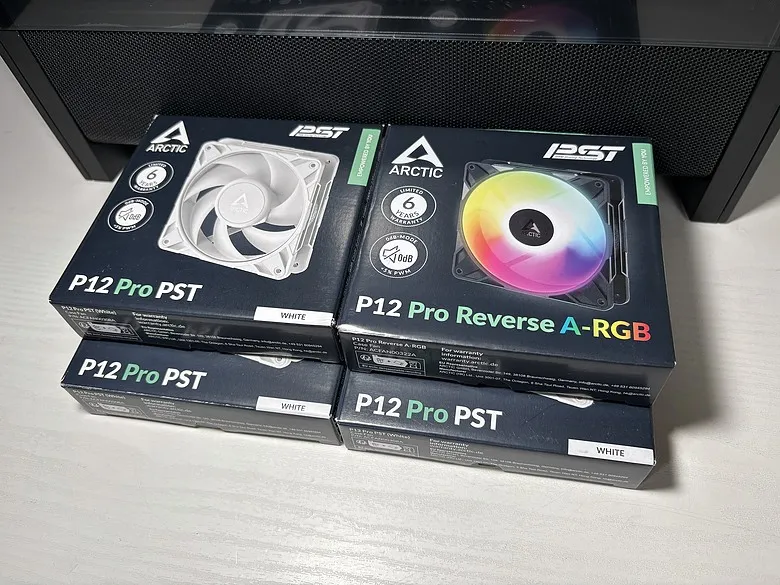「視覺系玩家必備！」Arctic P12 Pro Reverse A-RGB 反向風扇開箱 ft. MX-786|小老婆汽機車資訊網