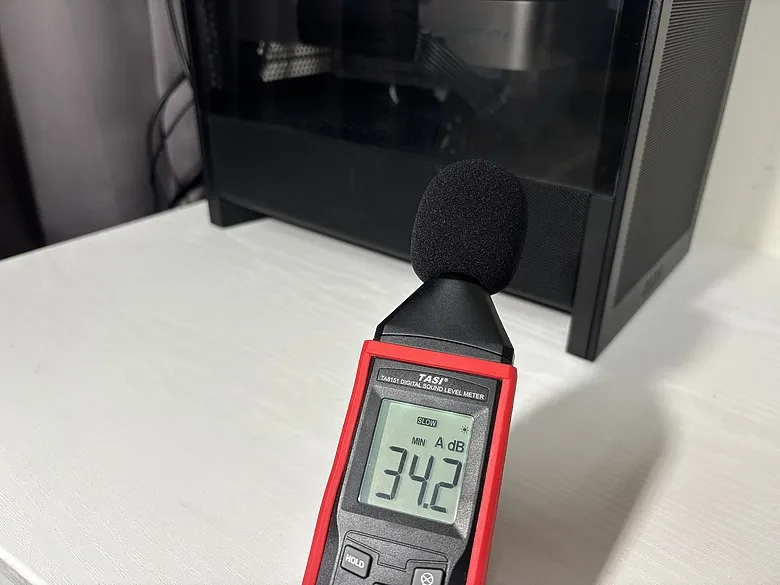 「視覺系玩家必備！」Arctic P12 Pro Reverse A-RGB 反向風扇開箱 ft. MX-78132|小老婆汽機車資訊網