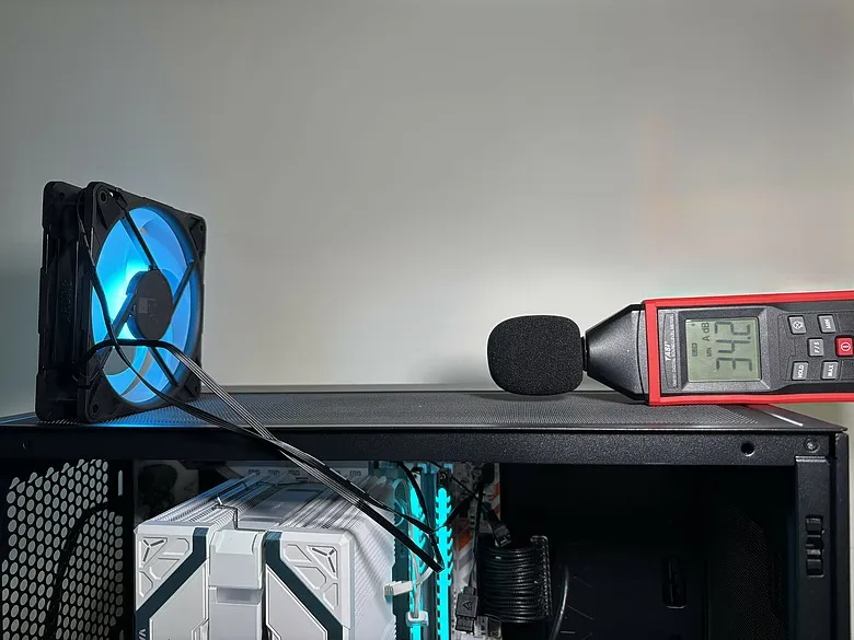 「視覺系玩家必備！」Arctic P12 Pro Reverse A-RGB 反向風扇開箱 ft. MX-79290|小老婆汽機車資訊網