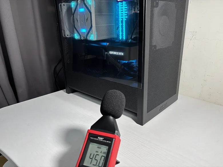 「視覺系玩家必備！」Arctic P12 Pro Reverse A-RGB 反向風扇開箱 ft. MX-72141|小老婆汽機車資訊網