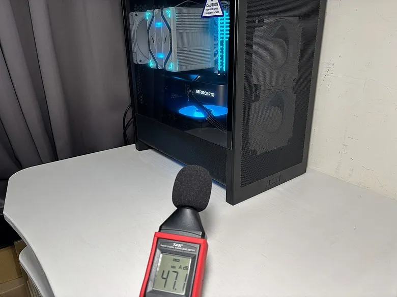 「視覺系玩家必備！」Arctic P12 Pro Reverse A-RGB 反向風扇開箱 ft. MX-76728|小老婆汽機車資訊網