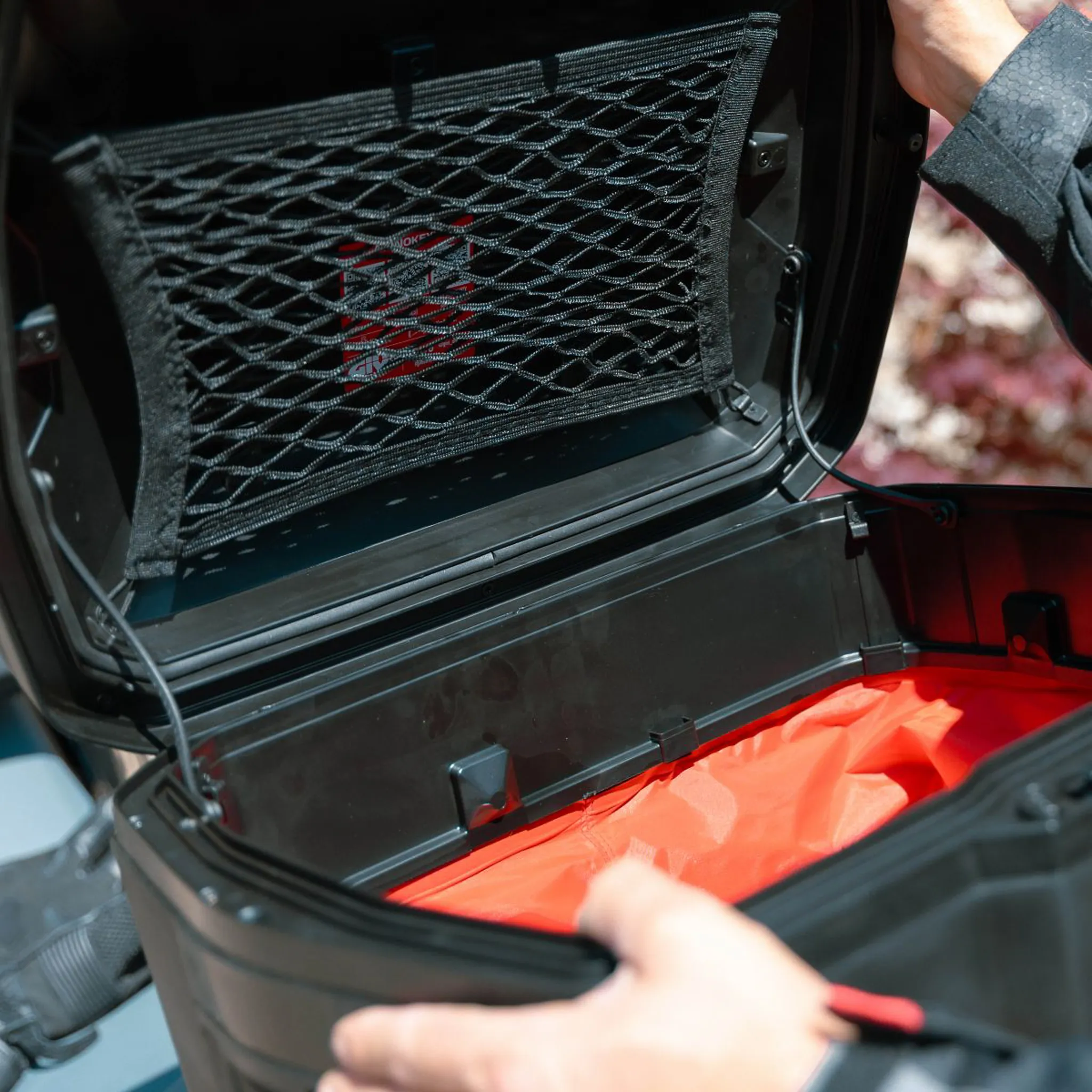 魔術空間 GIVI XSPACE 可擴充側箱 / 後箱 27L 瞬間變 36L262|小老婆汽機車資訊網