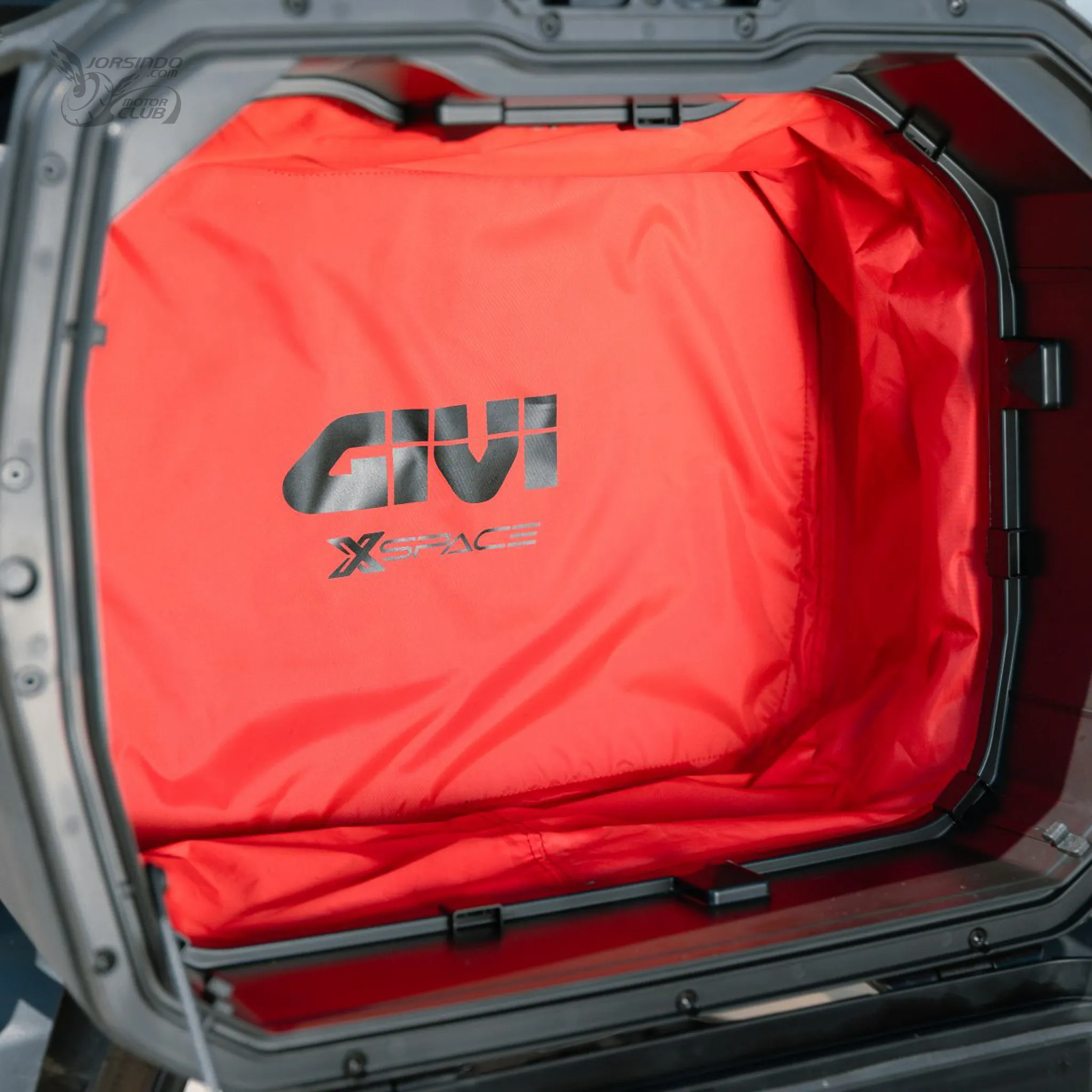 魔術空間 GIVI XSPACE 可擴充側箱 / 後箱 27L 瞬間變 36L2125|小老婆汽機車資訊網
