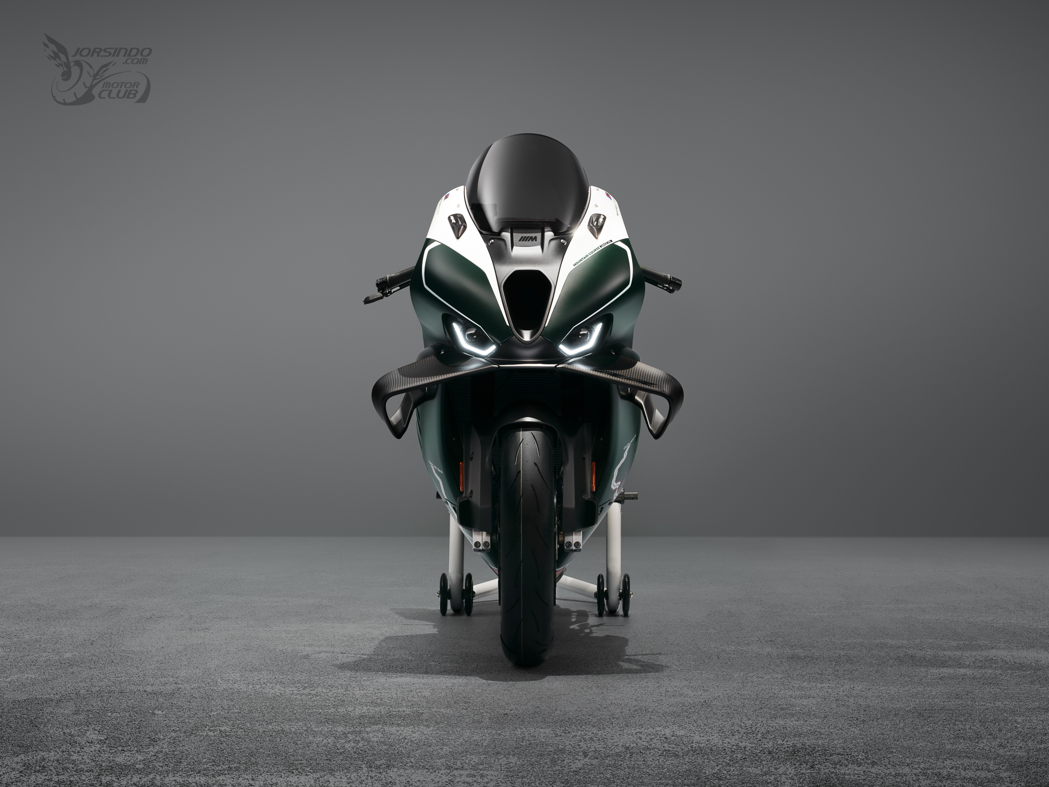 BMW M 1000 RR 曼島 TT 限定版 英國賽車綠｜全球限量 115 台7566|小老婆汽機車資訊網