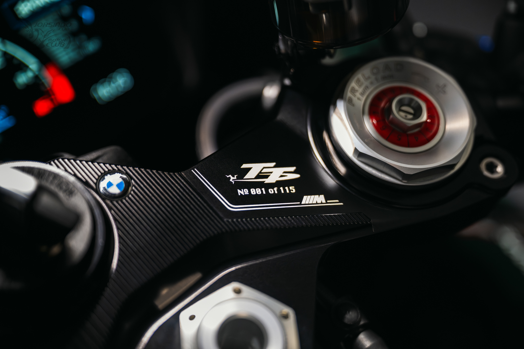 BMW M 1000 RR 曼島 TT 限定版 英國賽車綠｜全球限量 115 台361|小老婆汽機車資訊網