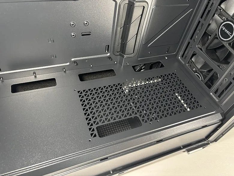 「拒絕光污染的逆襲！」Antec 安鈦克 P7 S 靜音機殼開箱1606|小老婆汽機車資訊網