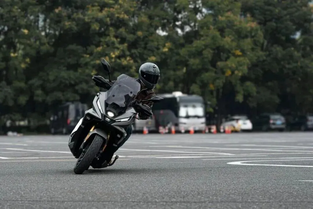 [大陆车讯]无极 SR450X 双缸踏板马来西亚上市，售价约合5万人民币7964|小老婆汽機車資訊網
