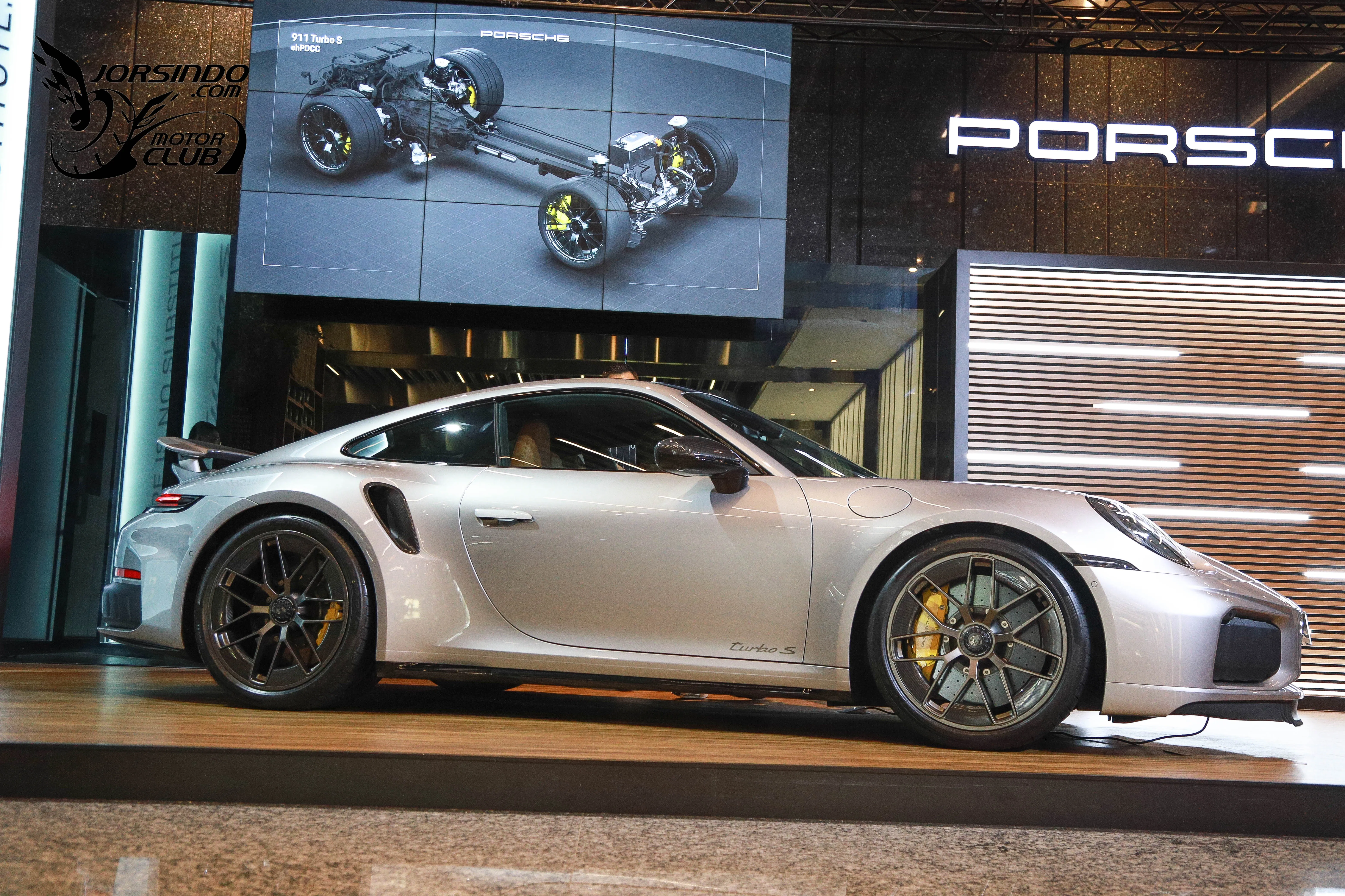 711PS雙渦輪T-Hybrid心臟！Porsche小改款911 Turbo S首度在台現身2898|小老婆汽機車資訊網