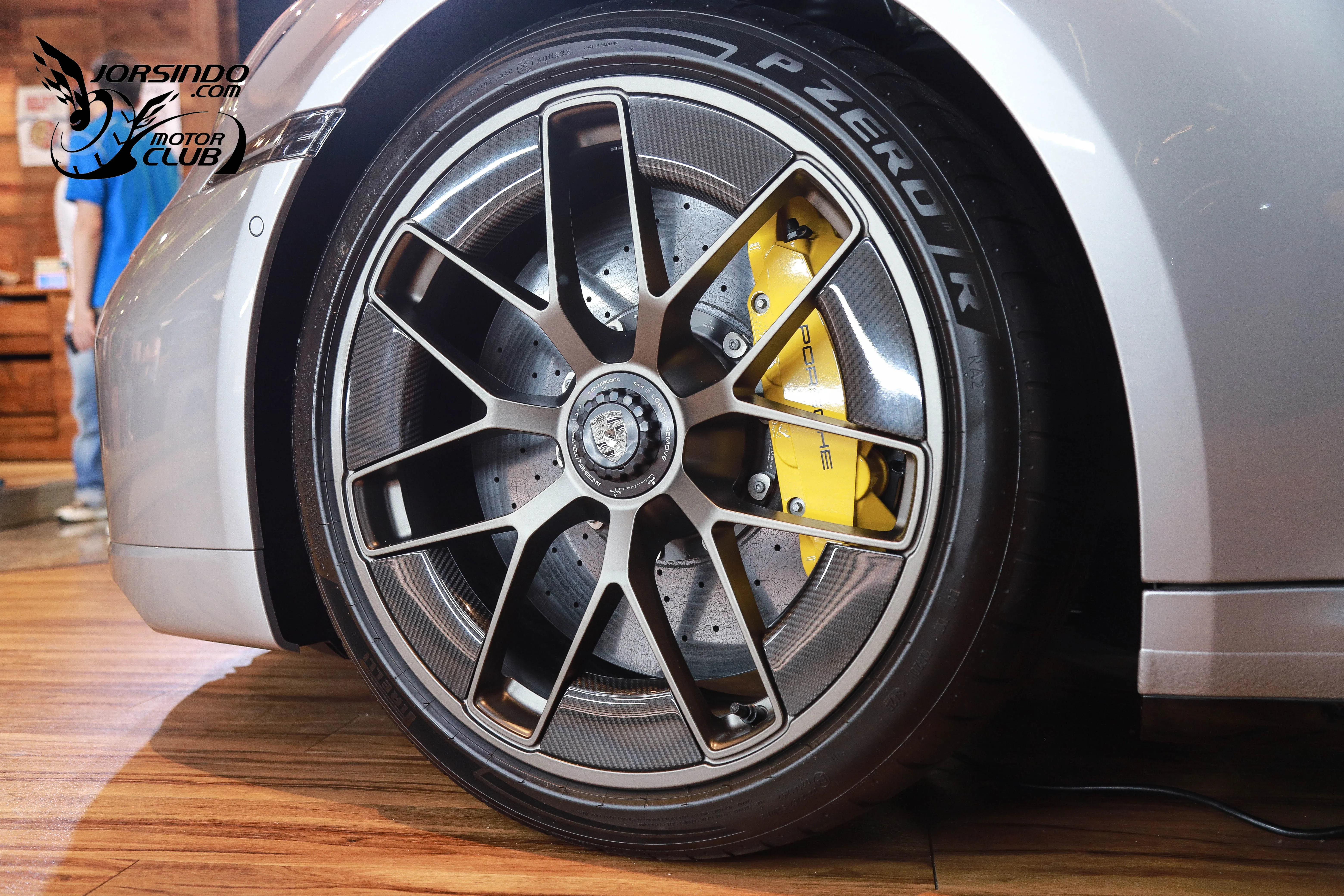 711PS雙渦輪T-Hybrid心臟！Porsche小改款911 Turbo S首度在台現身3223|小老婆汽機車資訊網