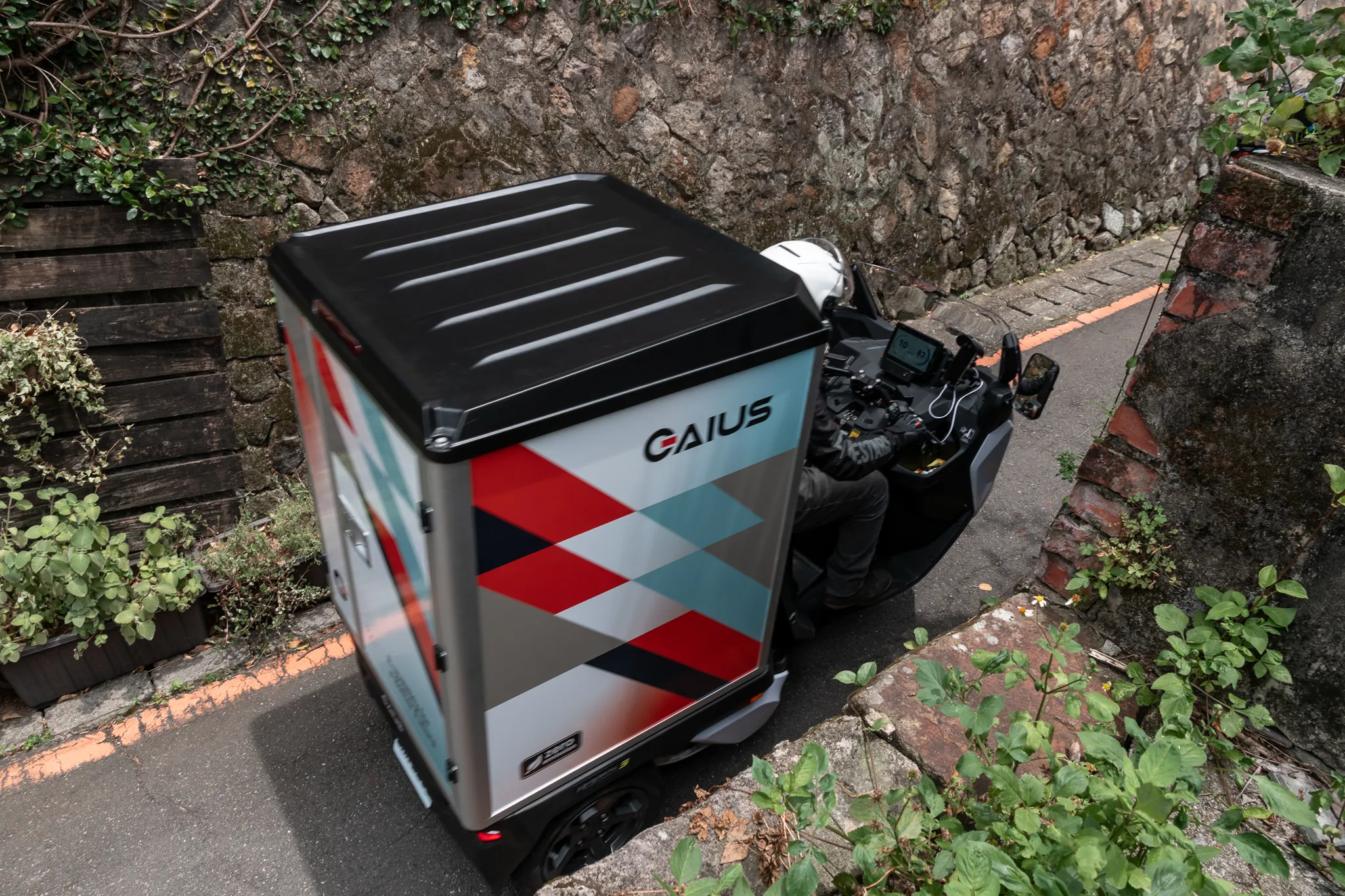 蓋亞 Rapide3 電動三輪車 載重 200kg 還能鑽巷弄的白牌速克達3985|小老婆汽機車資訊網
