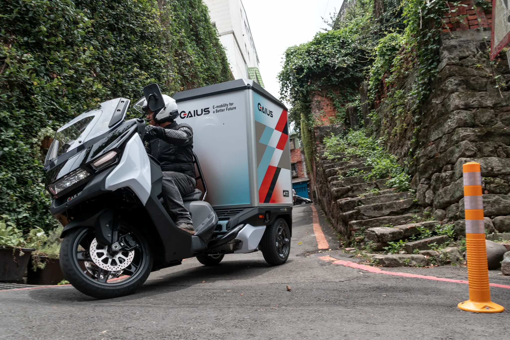 蓋亞 Rapide3 電動三輪車 載重 200kg 還能鑽巷弄的白牌速克達764|小老婆汽機車資訊網
