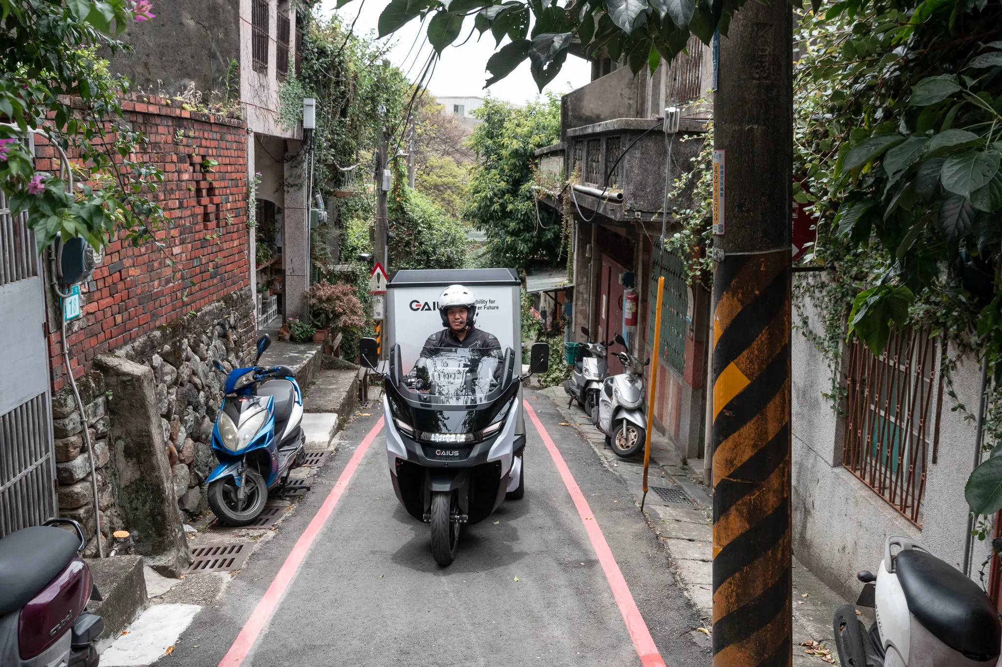 蓋亞 Rapide3 電動三輪車 載重 200kg 還能鑽巷弄的白牌速克達2431|小老婆汽機車資訊網