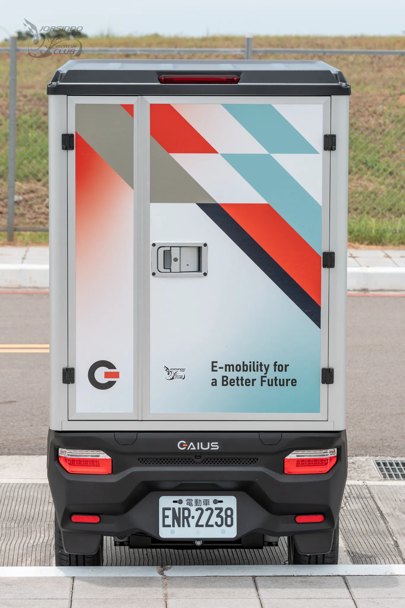蓋亞 Rapide3 電動三輪車 載重 200kg 還能鑽巷弄的白牌速克達9867|小老婆汽機車資訊網