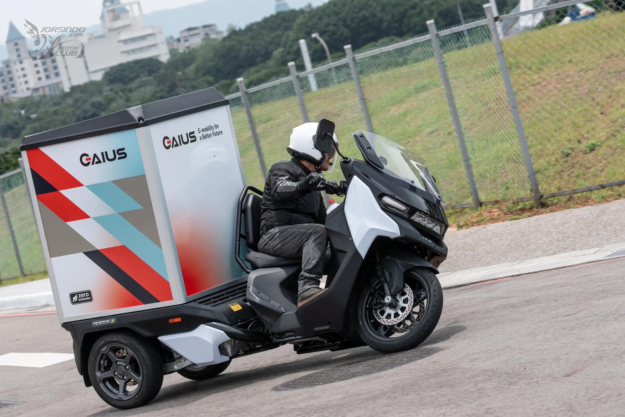 蓋亞 Rapide3 電動三輪車 載重 200kg 還能鑽巷弄的白牌速克達3831|小老婆汽機車資訊網