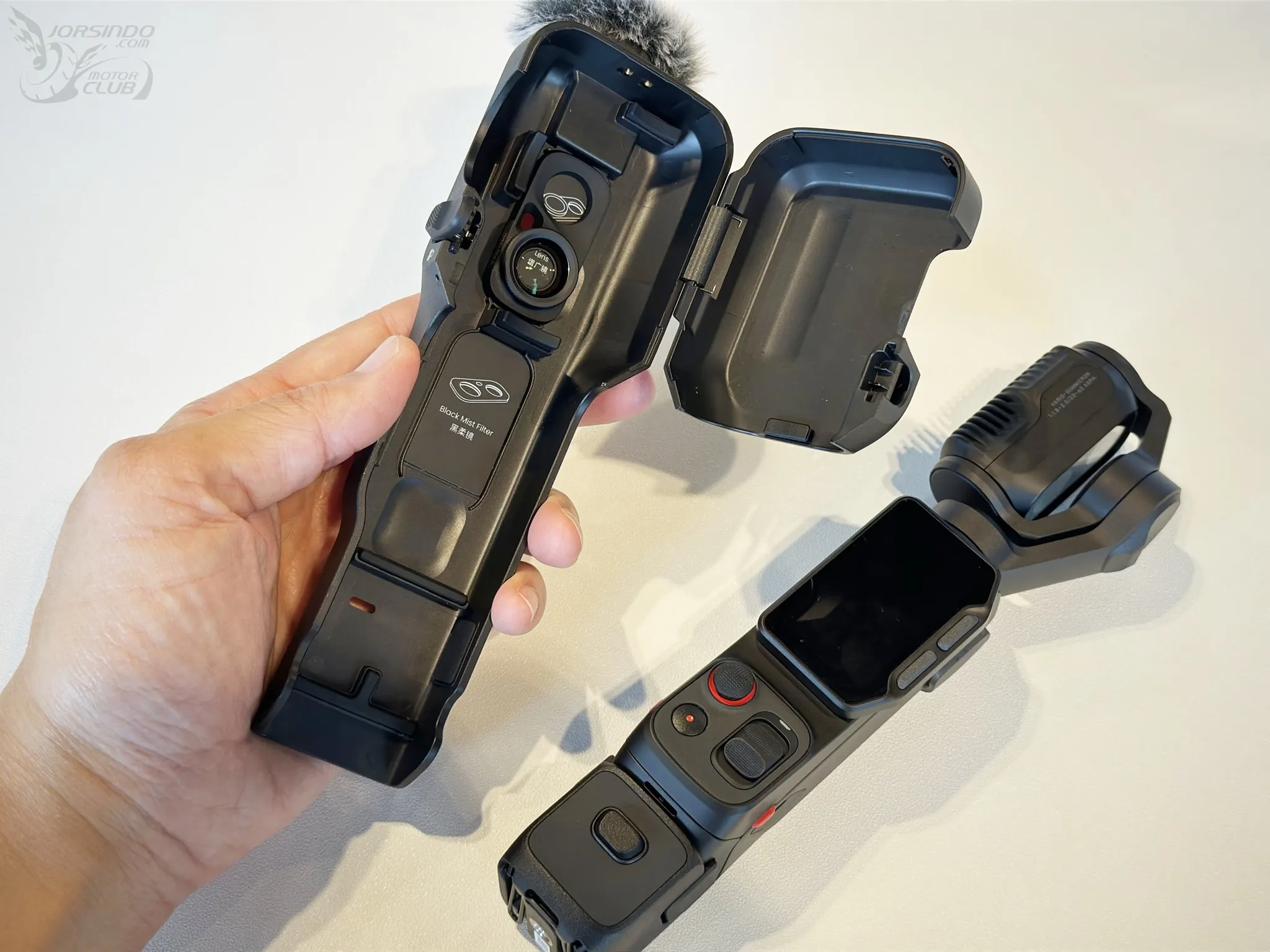 Insta360 Luna Ultra 台灣快速預覽：徠卡旗艦雲台相機，六月中開賣!6689|Insta360 Luna Ultra,Insta360,Insta360 Luna,雲台相機,運動相機小老婆汽機車資訊網