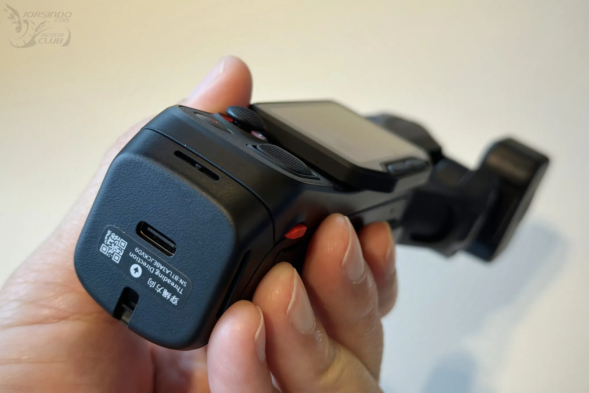 Insta360 Luna Ultra 台灣快速預覽：徠卡旗艦雲台相機，六月中開賣!4803|Insta360 Luna Ultra,Insta360,Insta360 Luna,雲台相機,運動相機小老婆汽機車資訊網