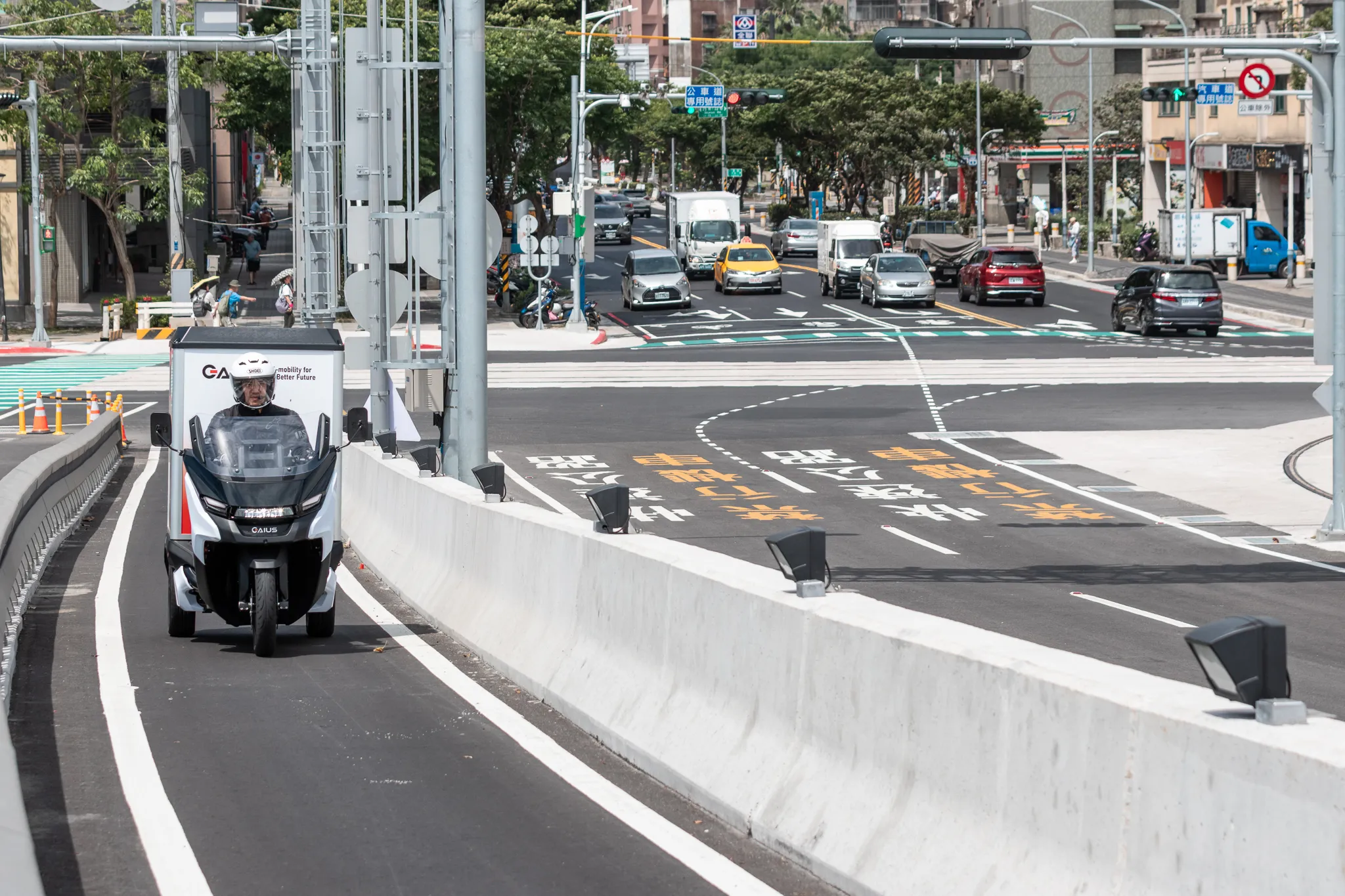 蓋亞 Rapide3 電動三輪車 載重 200kg 還能鑽巷弄的白牌速克達9807|小老婆汽機車資訊網
