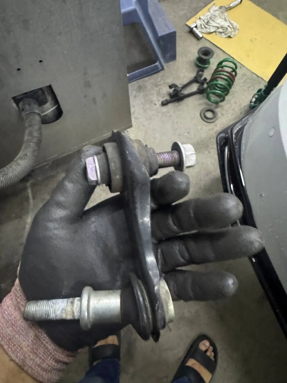9Th Camry 2.5 HEV 懸吊升級：TEIN FLEX Z + EDFC5 有感初體驗7437|小老婆汽機車資訊網