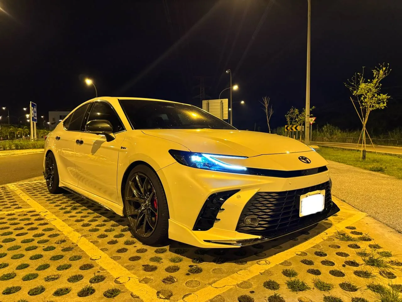 9Th Camry 2.5 HEV 懸吊升級：TEIN FLEX Z + EDFC5 有感初體驗4051|小老婆汽機車資訊網