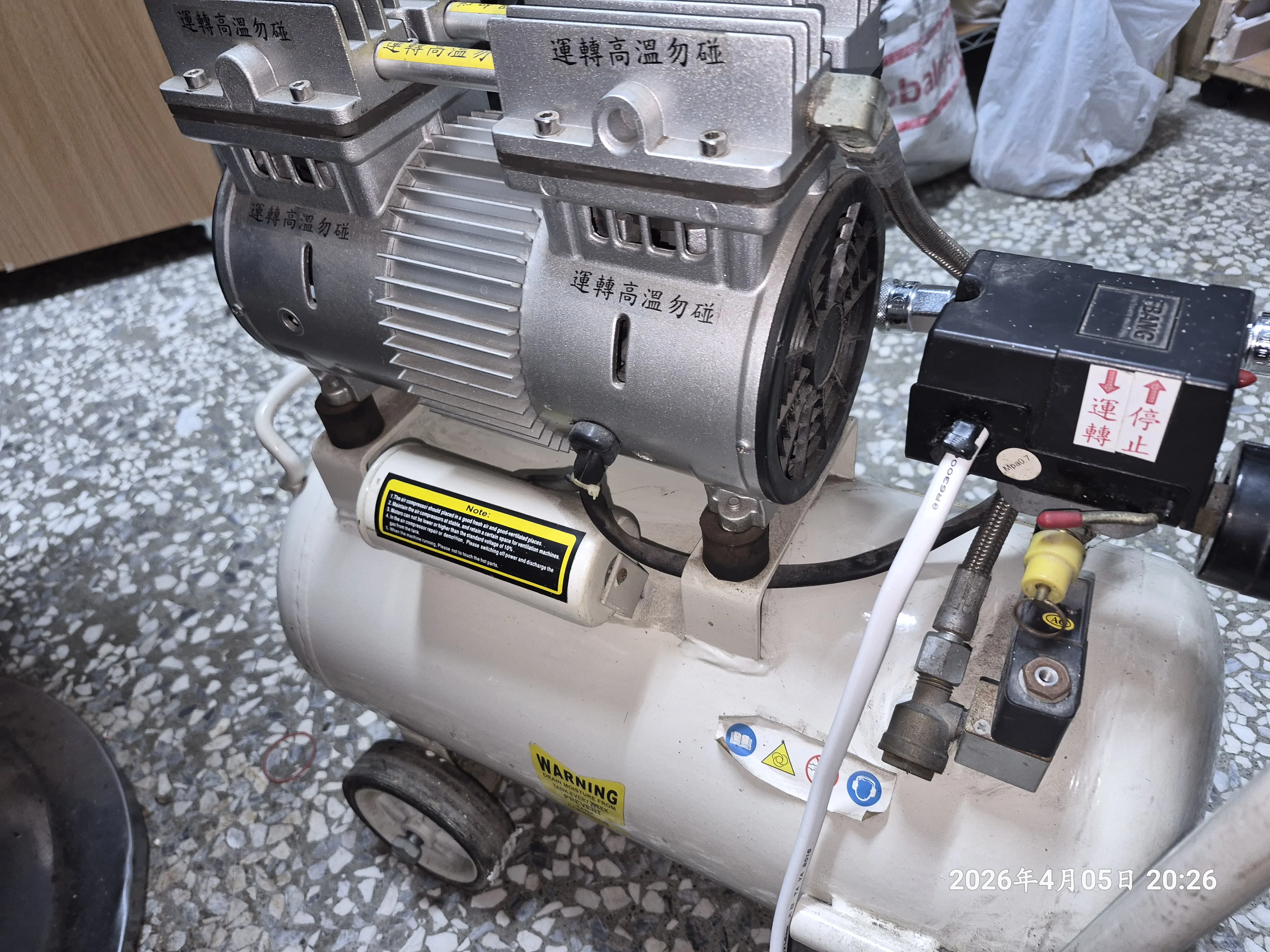 T-410-A1-JW-2525N無油式空壓機遲來的開箱2.5HP2988|小老婆汽機車資訊網