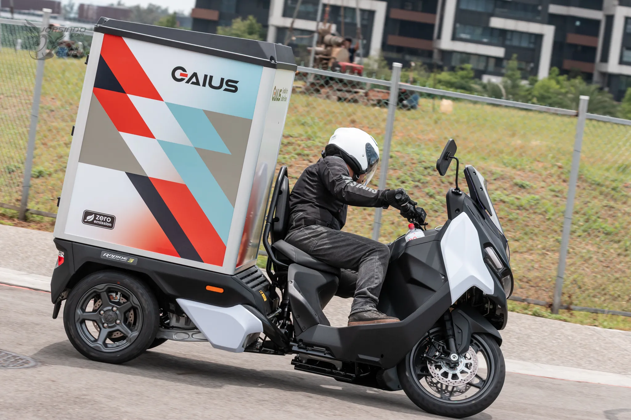 蓋亞 Rapide3 電動三輪車 載重 200kg 還能鑽巷弄的白牌速克達9494|小老婆汽機車資訊網
