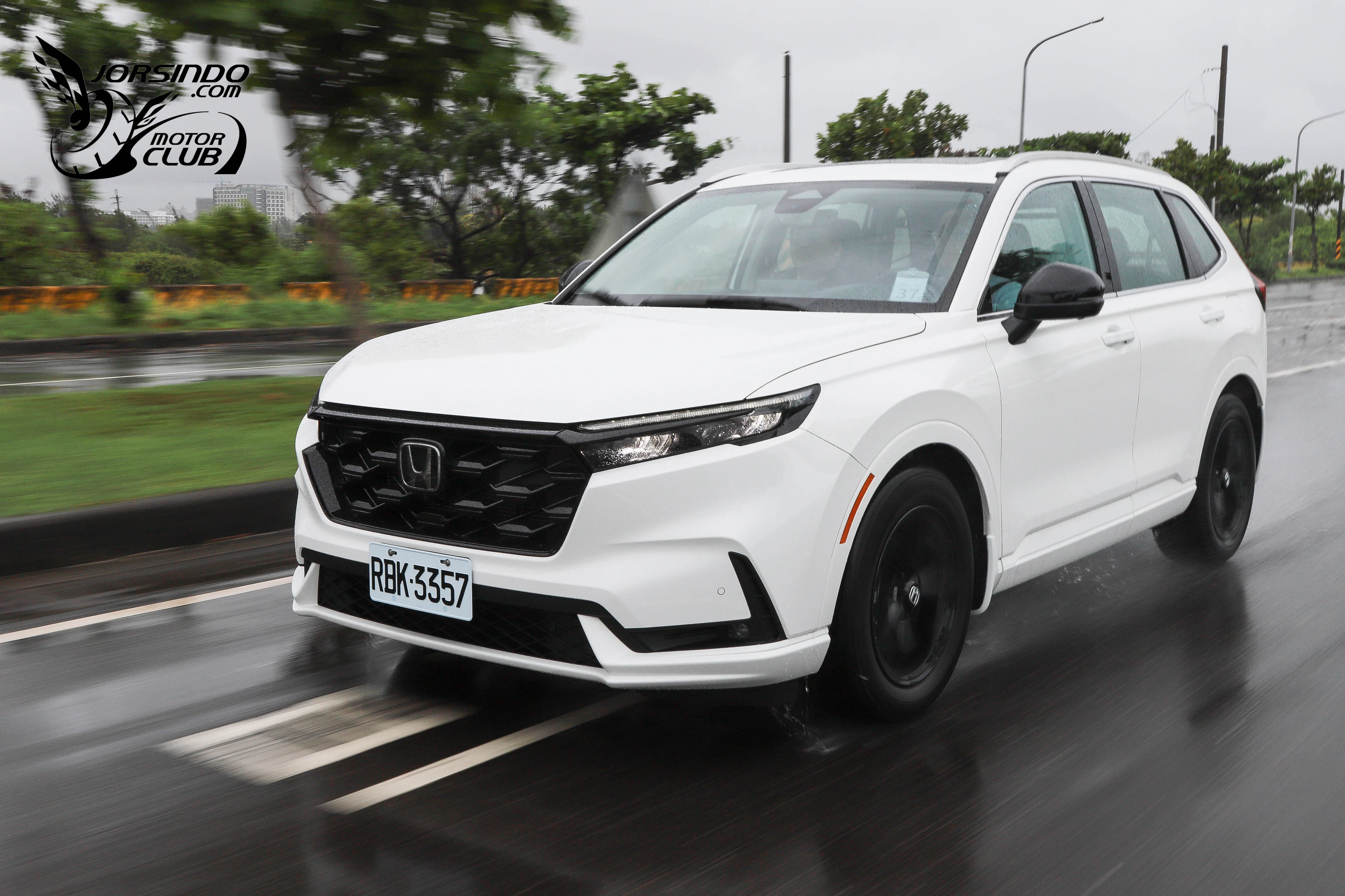 輕快好開，行路質感大提升！Honda小改款CR-V e:HEV Prestige試駕1524|小老婆汽機車資訊網