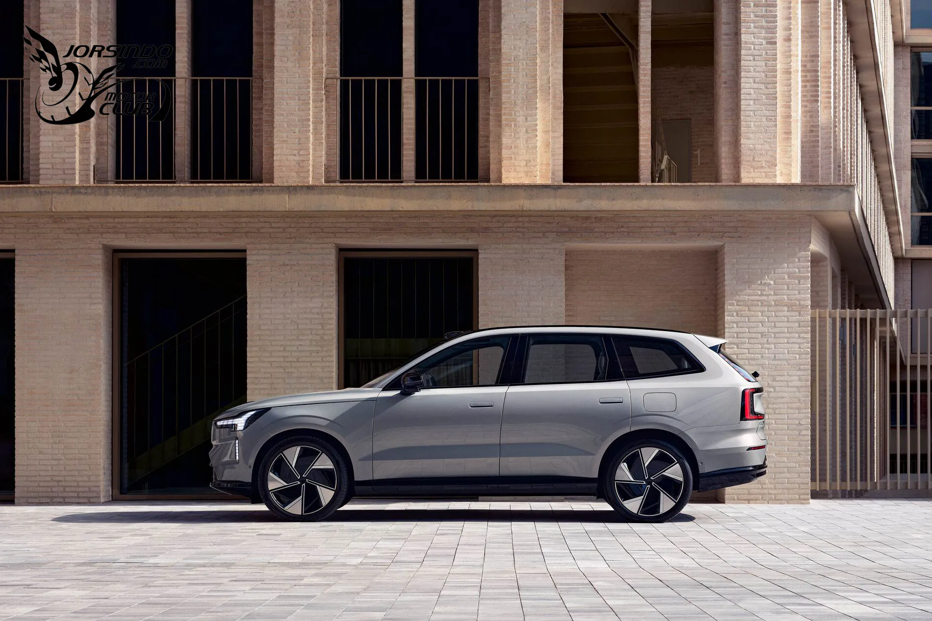 品牌純電七座旗艦報到！Volvo EX90 299萬起國內預售開跑1065|小老婆汽機車資訊網