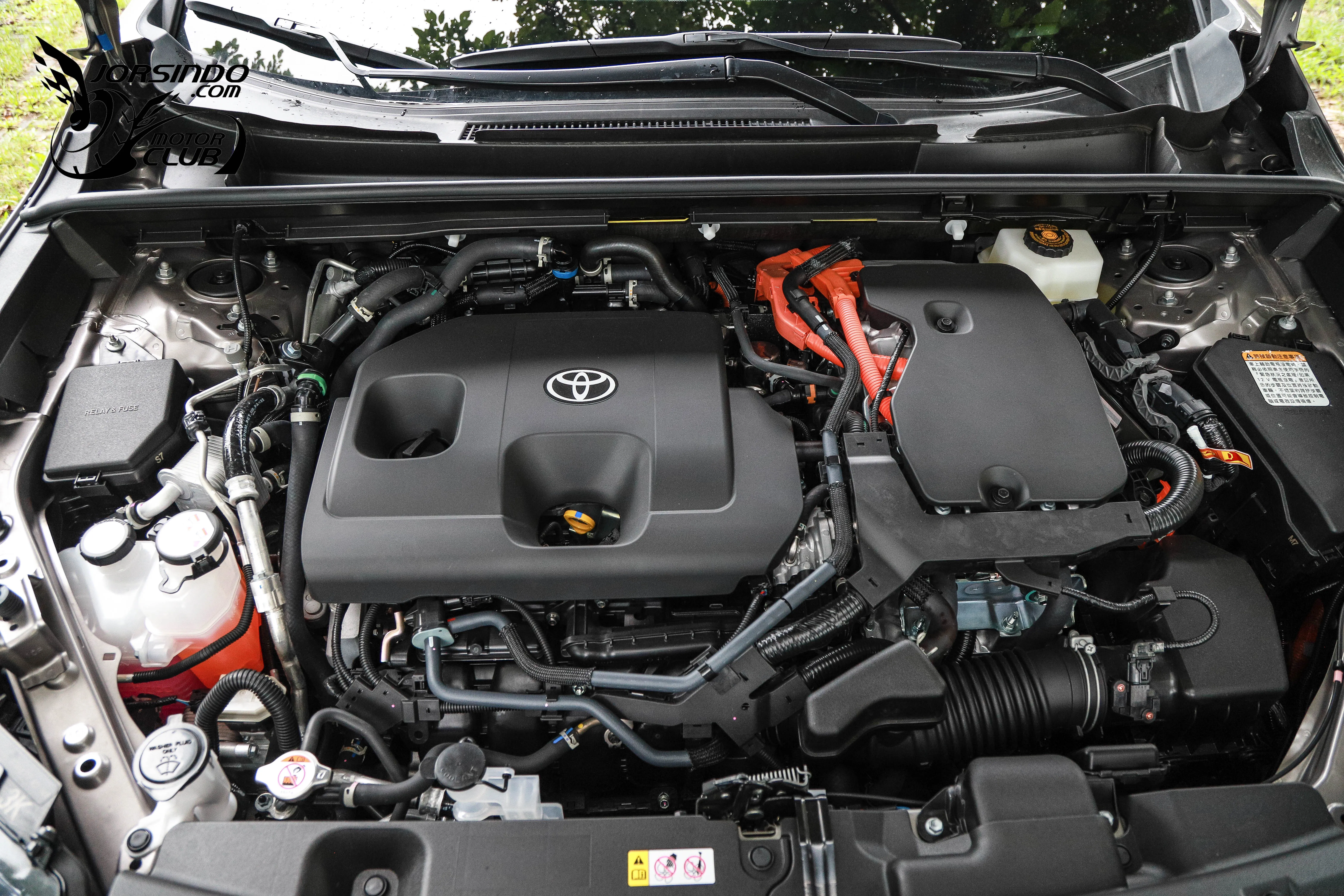 329PS輸出、135km純電續航力！Toyota RAV4 PHEV 149萬國內上市8566|小老婆汽機車資訊網