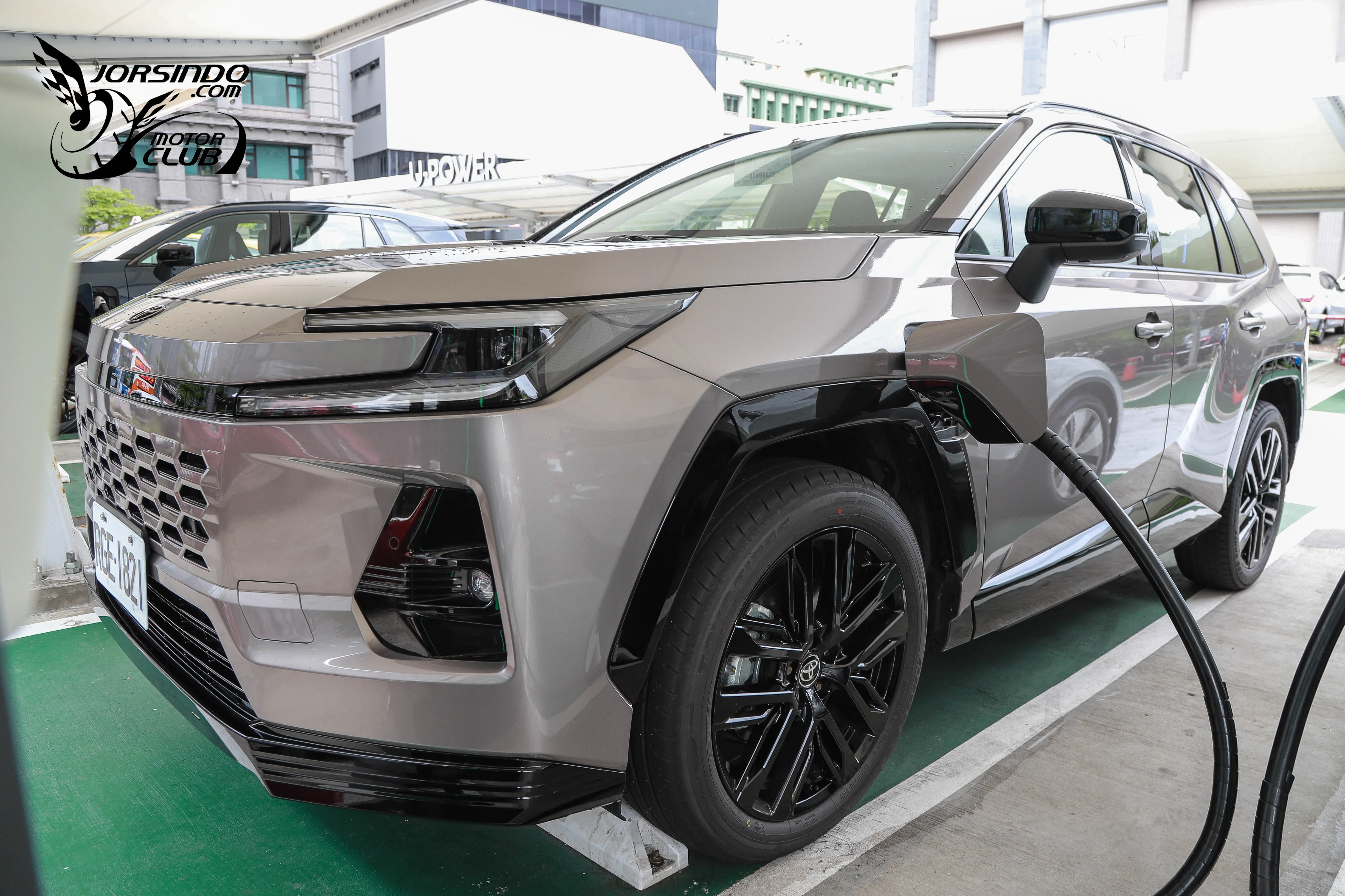 節能、動力我全都要！Toyota RAV4 PHEV試駕報告1006|小老婆汽機車資訊網
