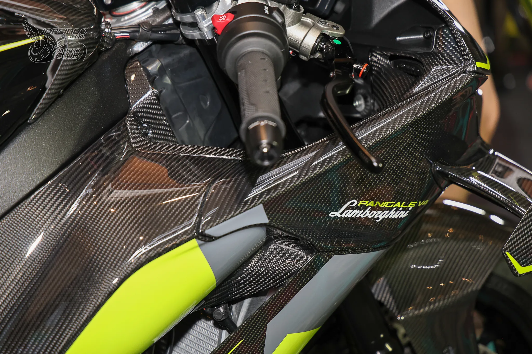 新世代 Panigale V4 S / Streetfigher V4 S 雙生車款在台上市4355|小老婆汽機車資訊網