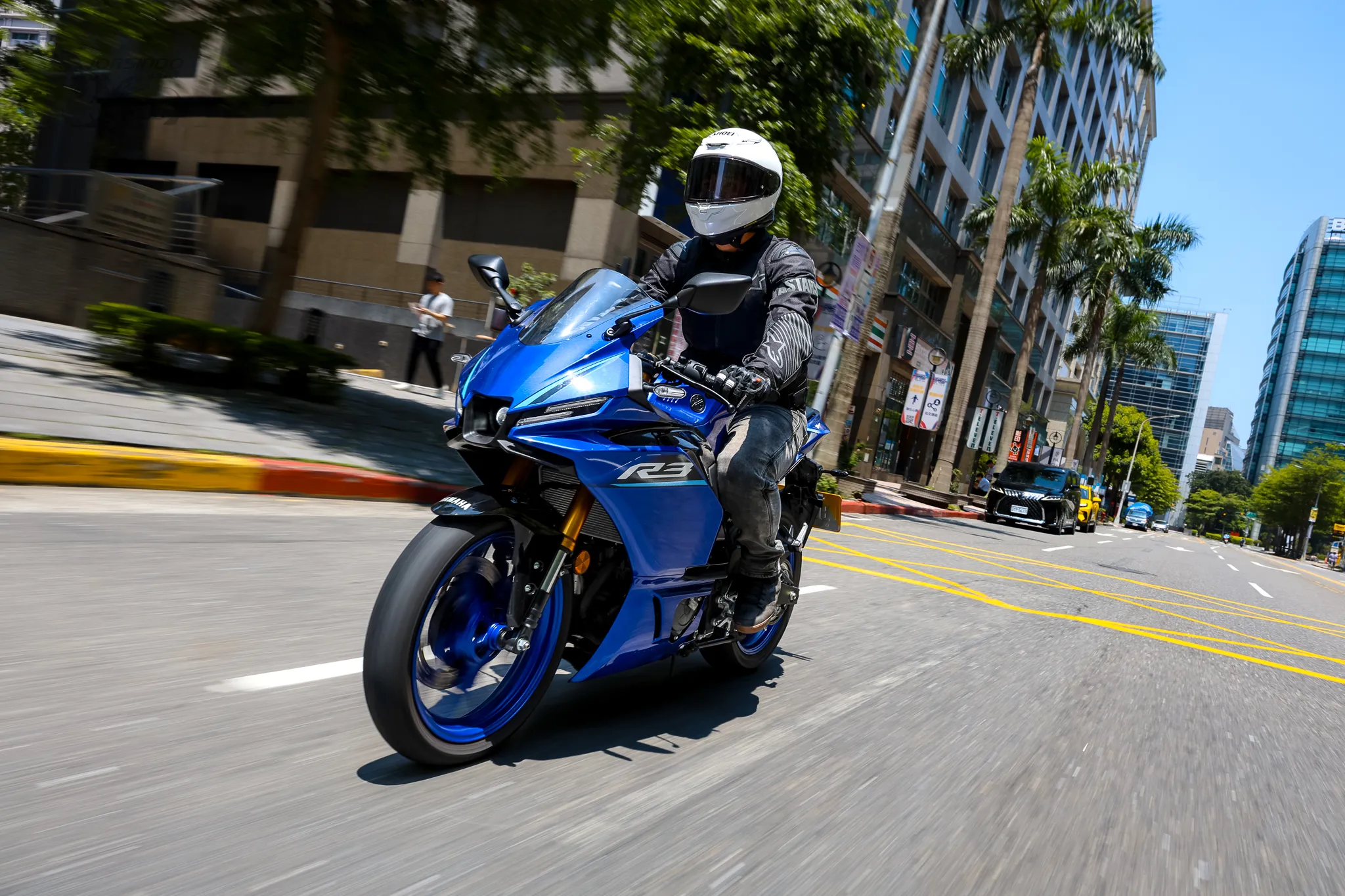 2026 YAMAHA YZF-R3 試乘！日常與熱血的完美結合2525|小老婆汽機車資訊網