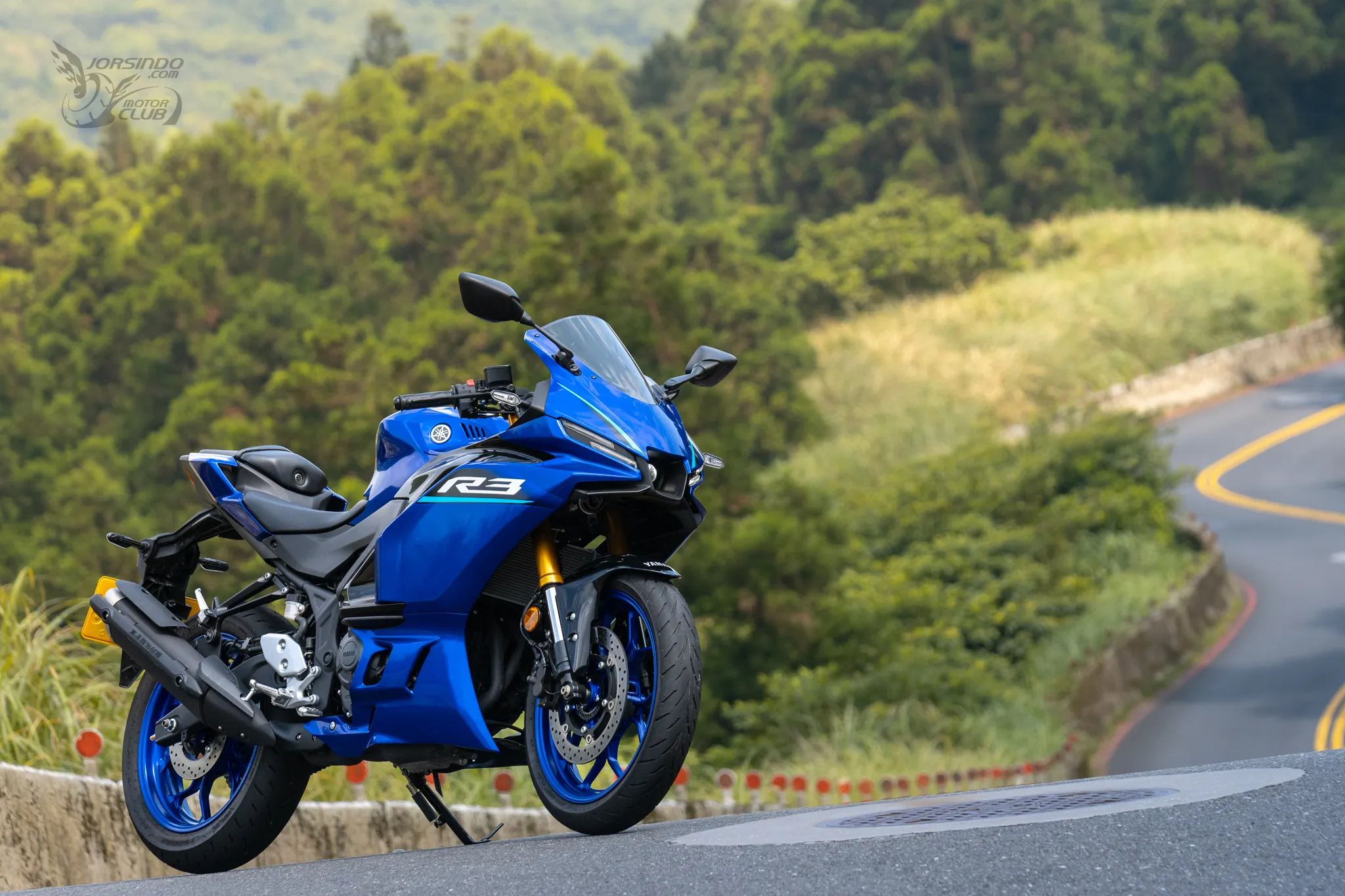 2026 YAMAHA YZF-R3 試乘！日常與熱血的完美結合2023|小老婆汽機車資訊網