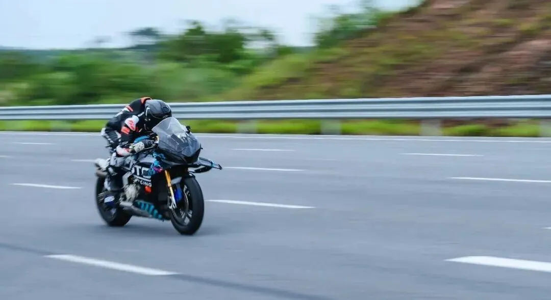 [大陆车讯]315.82km/h 春风V4SR-RR的极速里，埋藏着多少不为人知的秘密4123|小老婆汽機車資訊網