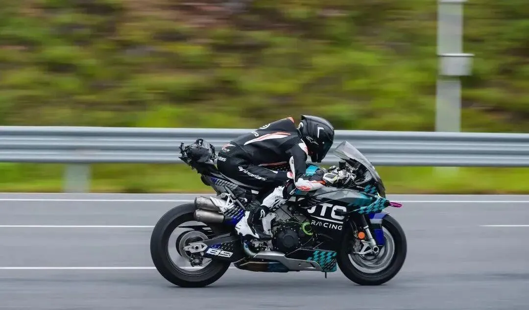 [大陆车讯]315.82km/h 春风V4SR-RR的极速里，埋藏着多少不为人知的秘密718|小老婆汽機車資訊網