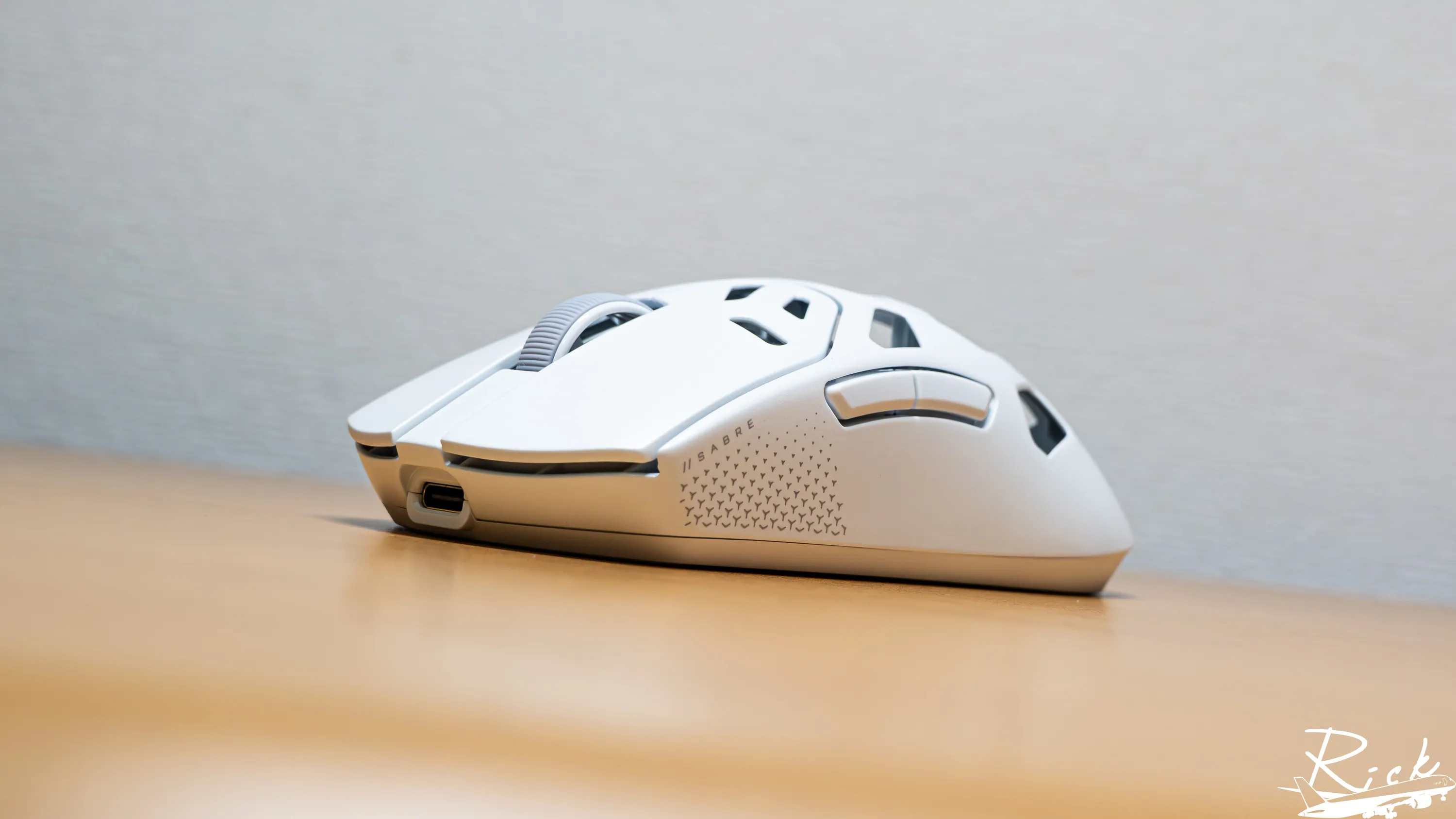 【開箱】CORSAIR SABRE v2 PRO WIRELESS MG WHITE &amp; MM GLASS LARGE6846|小老婆汽機車資訊網